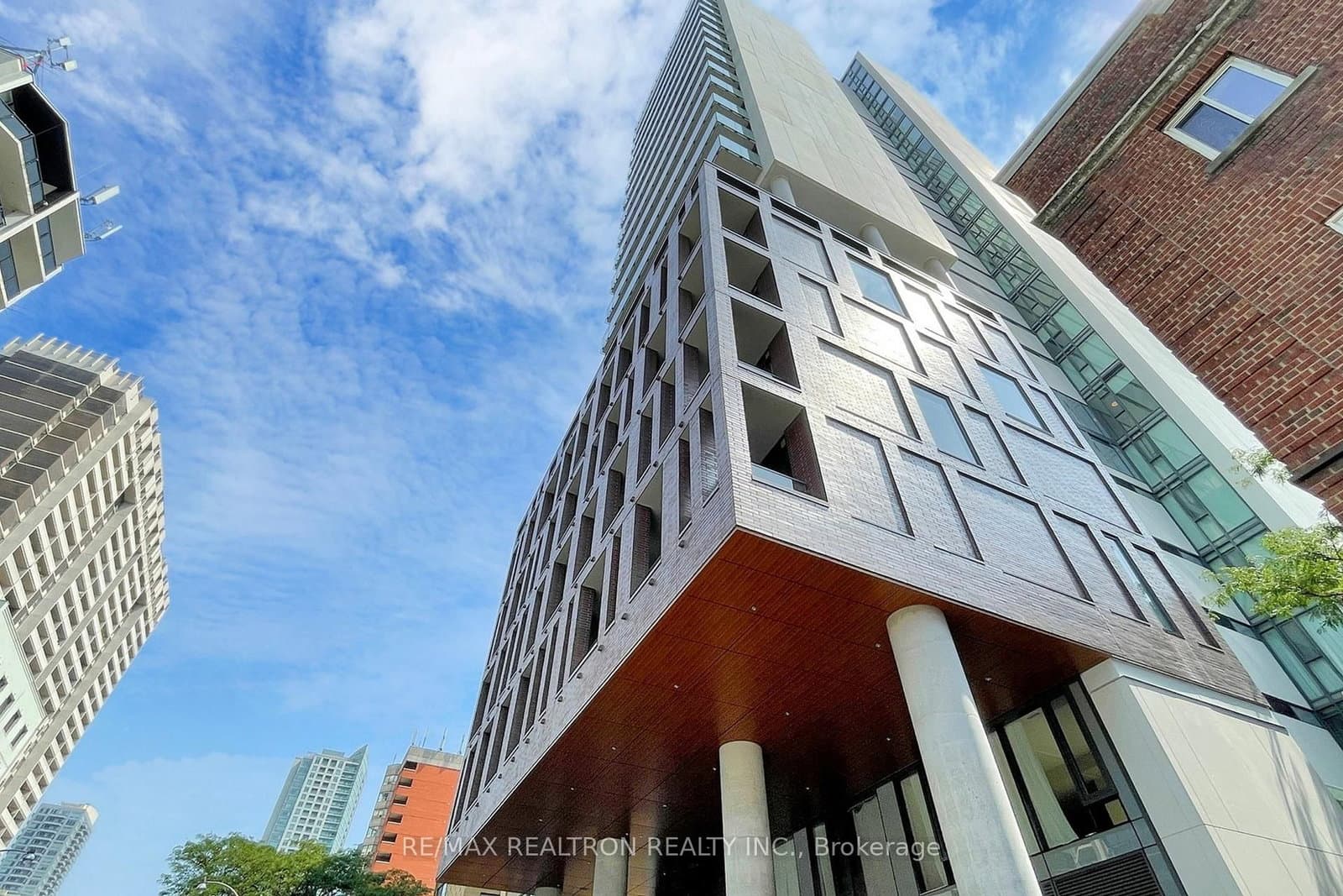 81 Wellesley Street E, Unit 2001 - Image 1