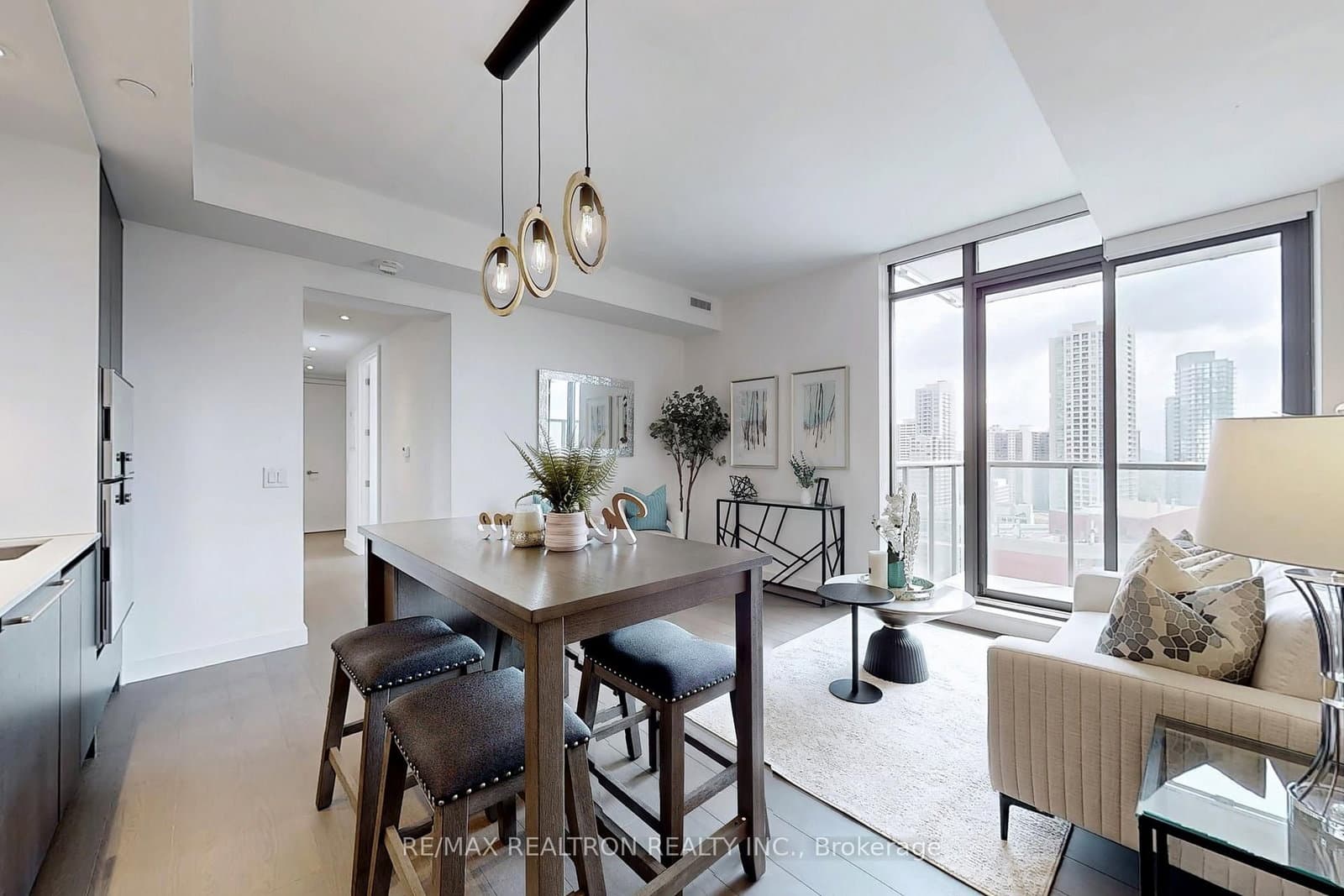 81 Wellesley Street E, Unit 2001 thumbnail 11