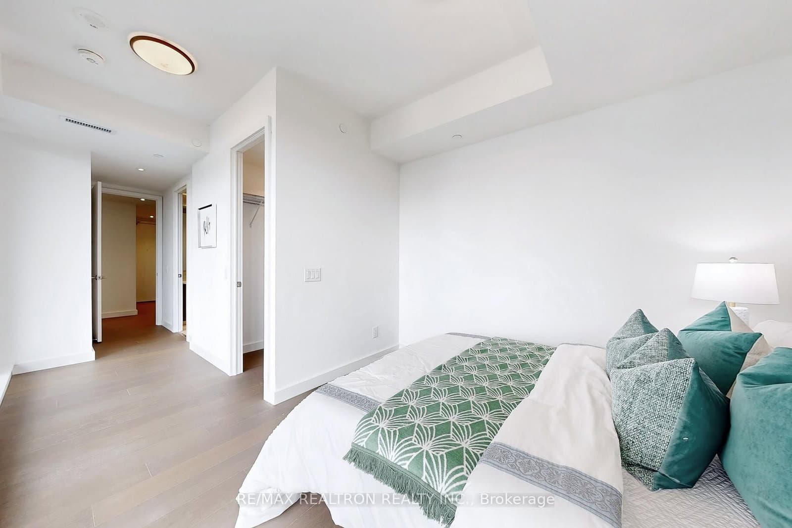 81 Wellesley Street E, Unit 2001 thumbnail 16