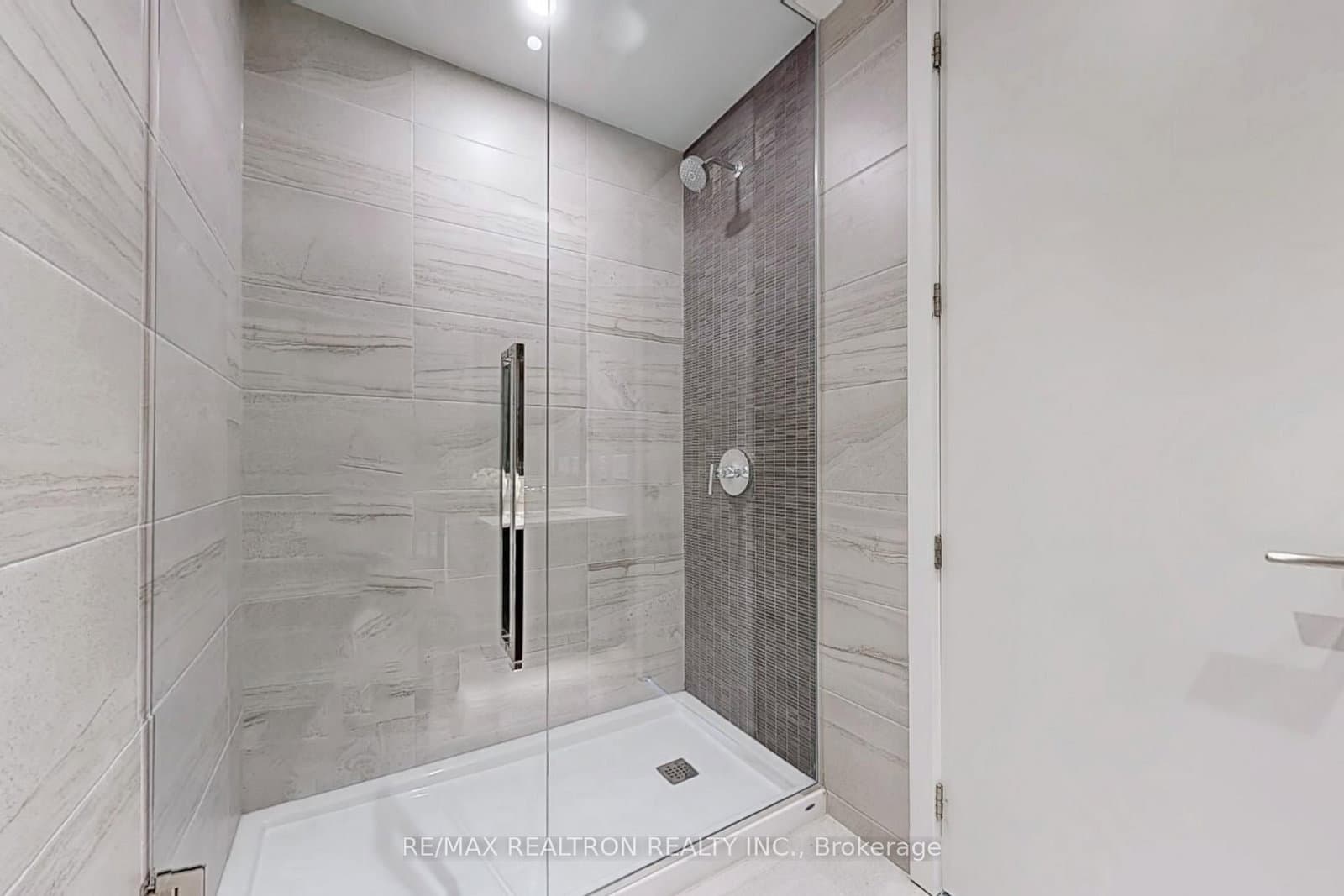 81 Wellesley Street E, Unit 2001 thumbnail 19