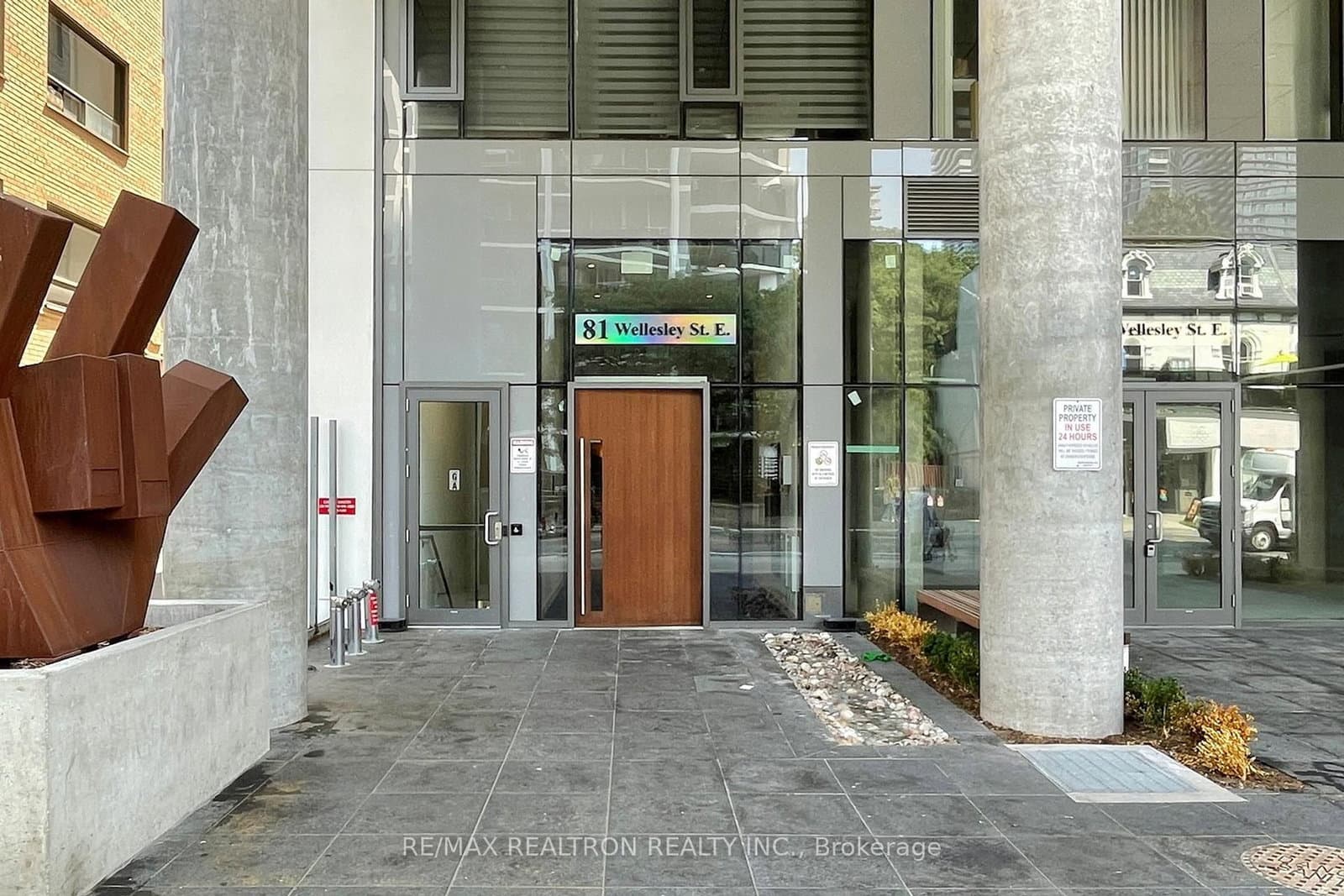 81 Wellesley Street E, Unit 2001 thumbnail 2