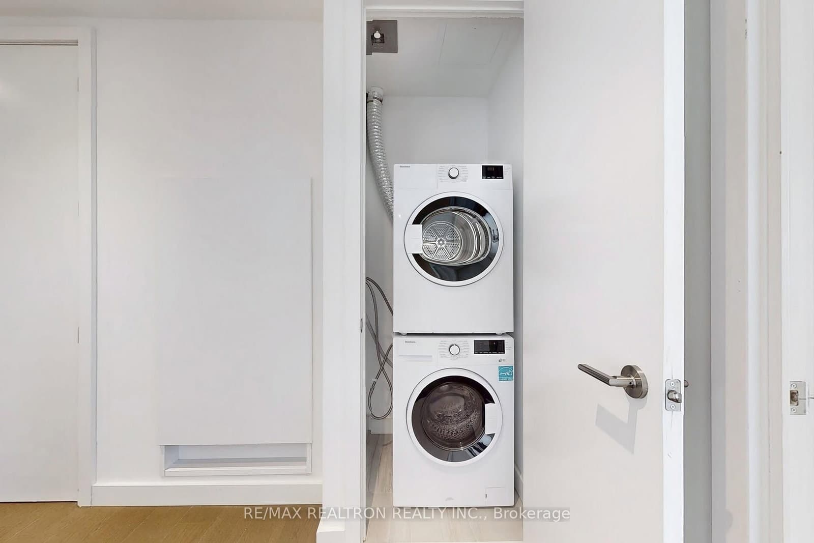 81 Wellesley Street E, Unit 2001 thumbnail 24
