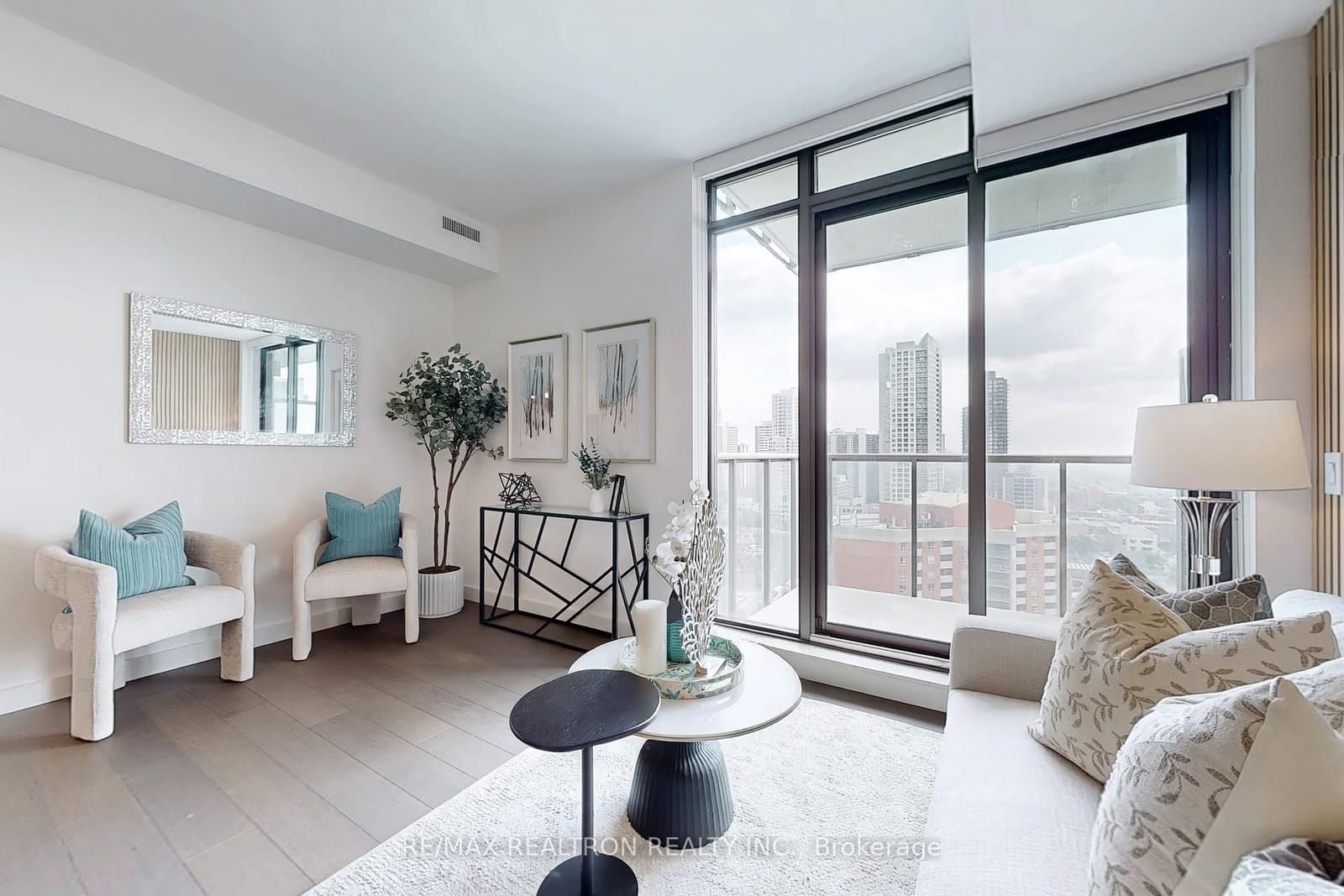 81 Wellesley Street E, Unit 2001 thumbnail 6