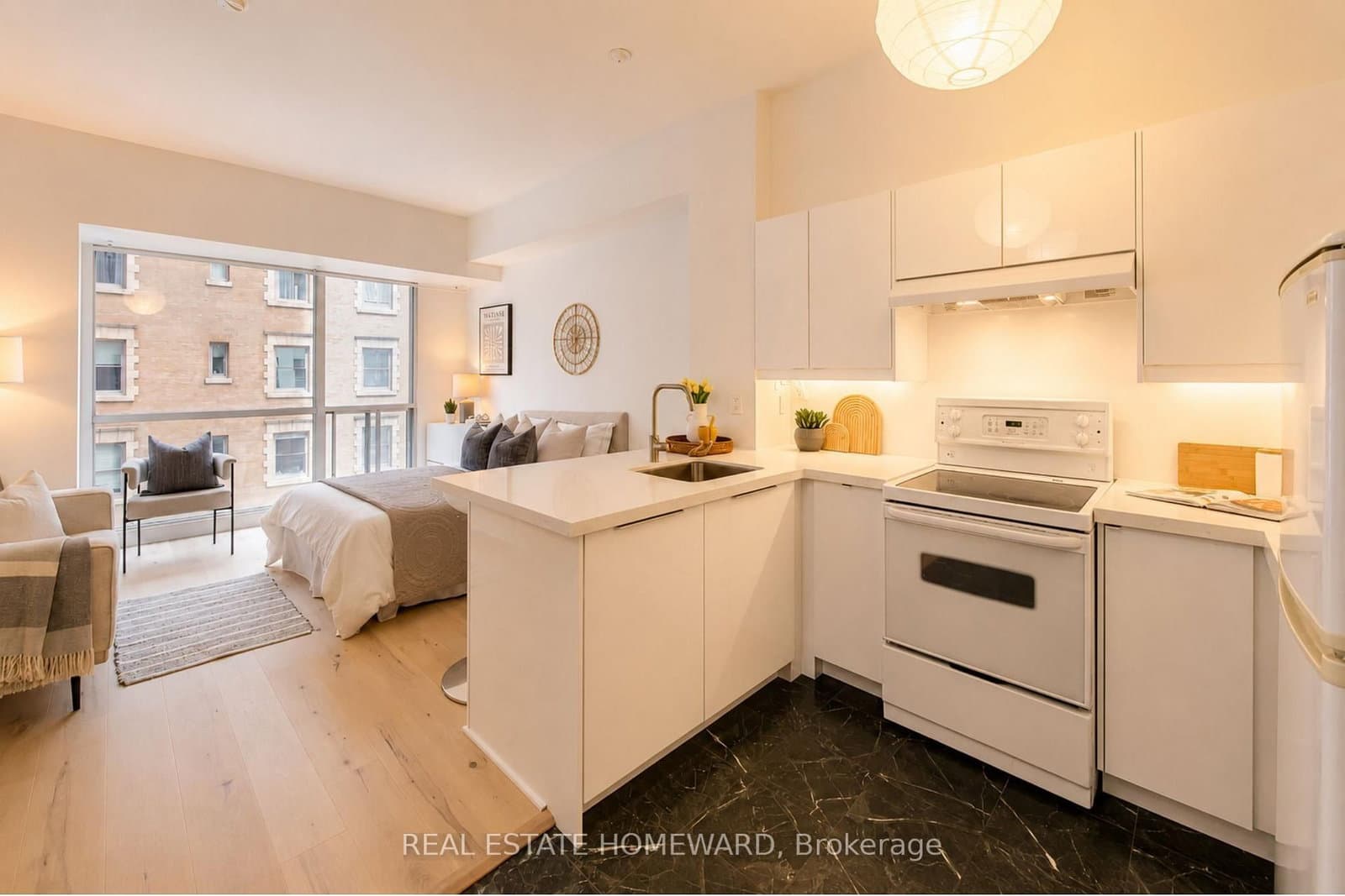 7 King Street E, Unit 602 thumbnail 12
