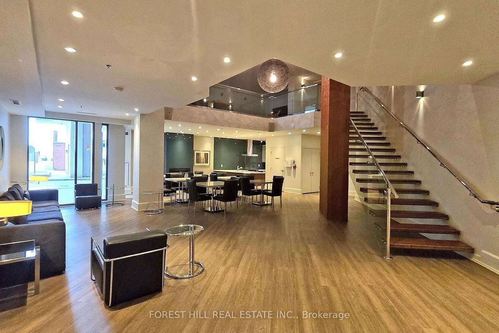 111 Elizabeth Street, Unit 917 thumbnail 4