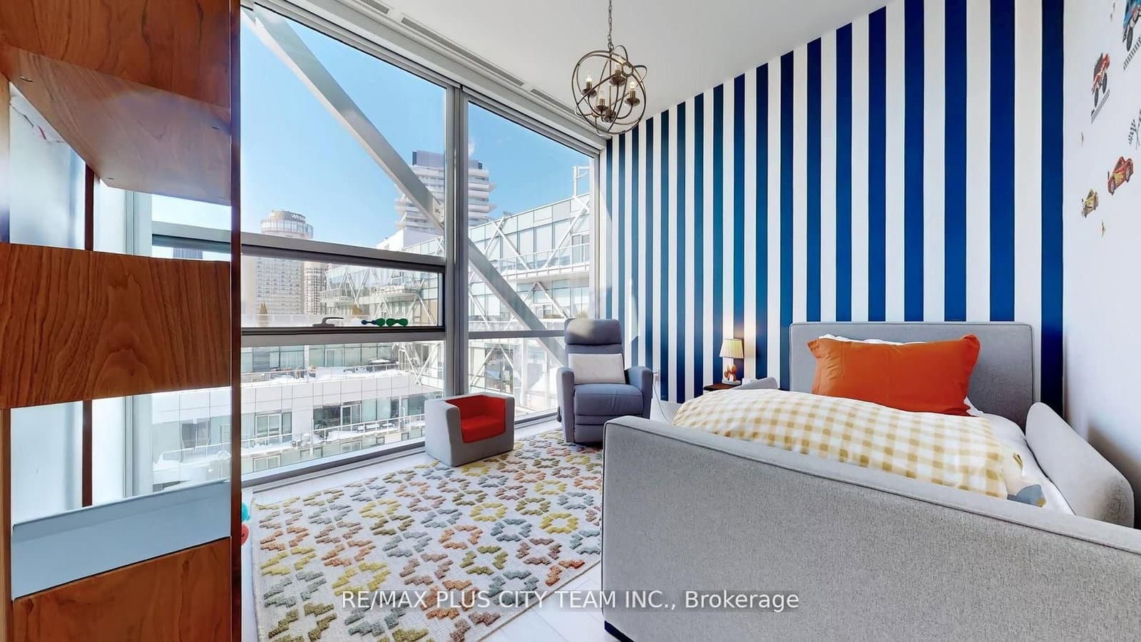 39 Queens Quay E, Unit 1305 thumbnail 17