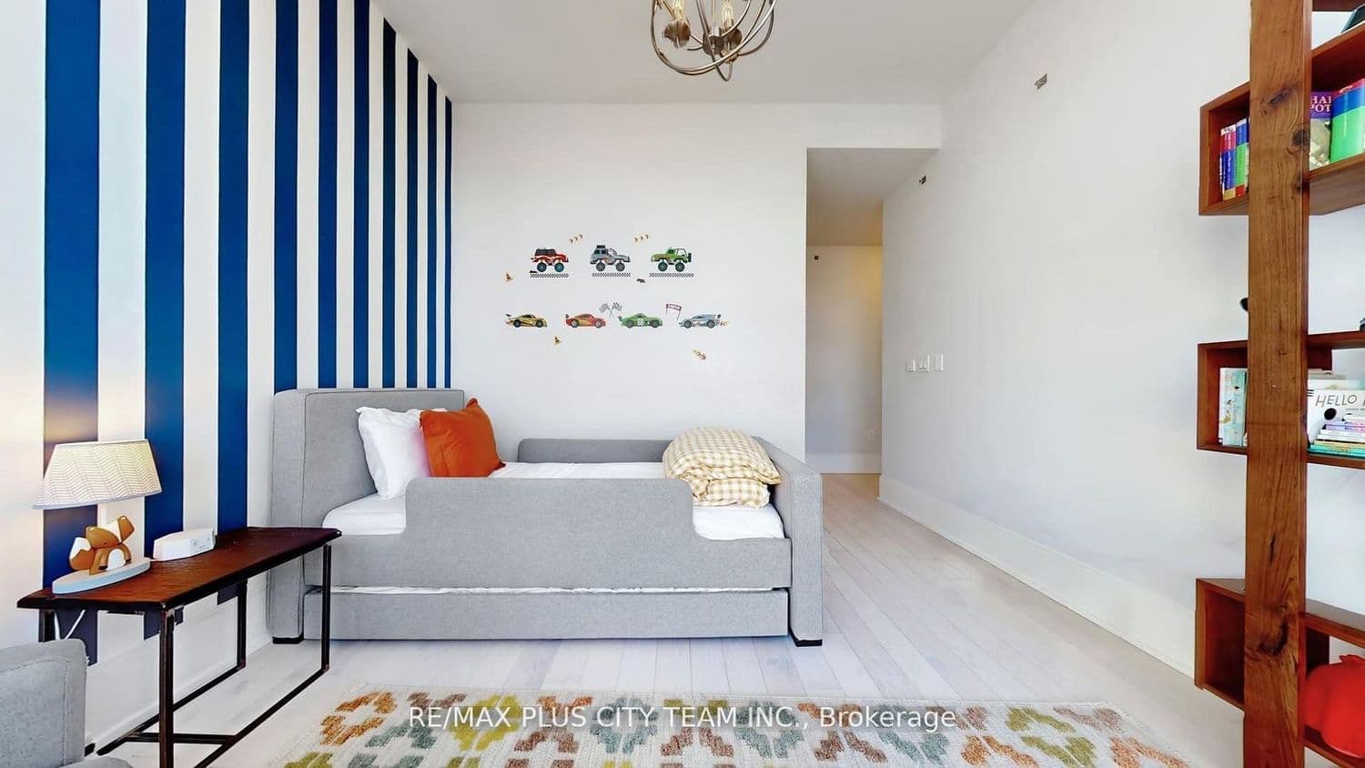 39 Queens Quay E, Unit 1305 thumbnail 18