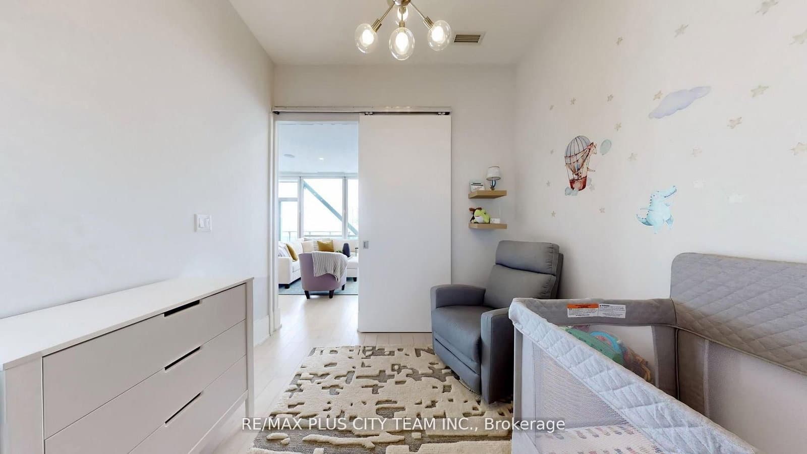 39 Queens Quay E, Unit 1305 thumbnail 24