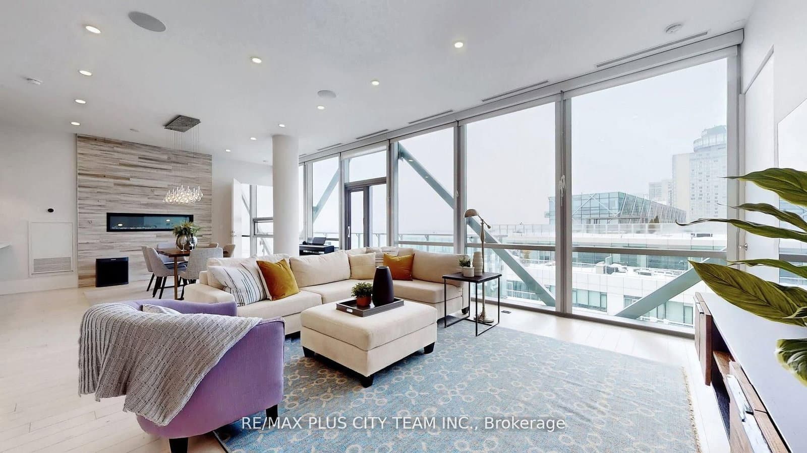 39 Queens Quay E, Unit 1305 thumbnail 3