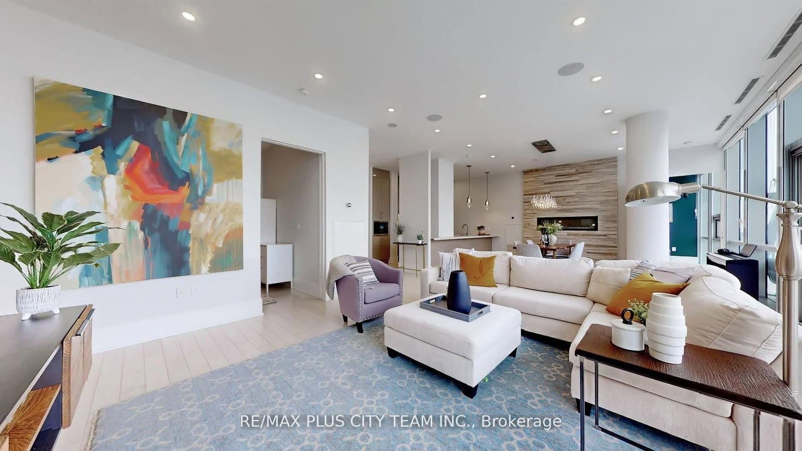 39 Queens Quay E, Unit 1305 thumbnail 4