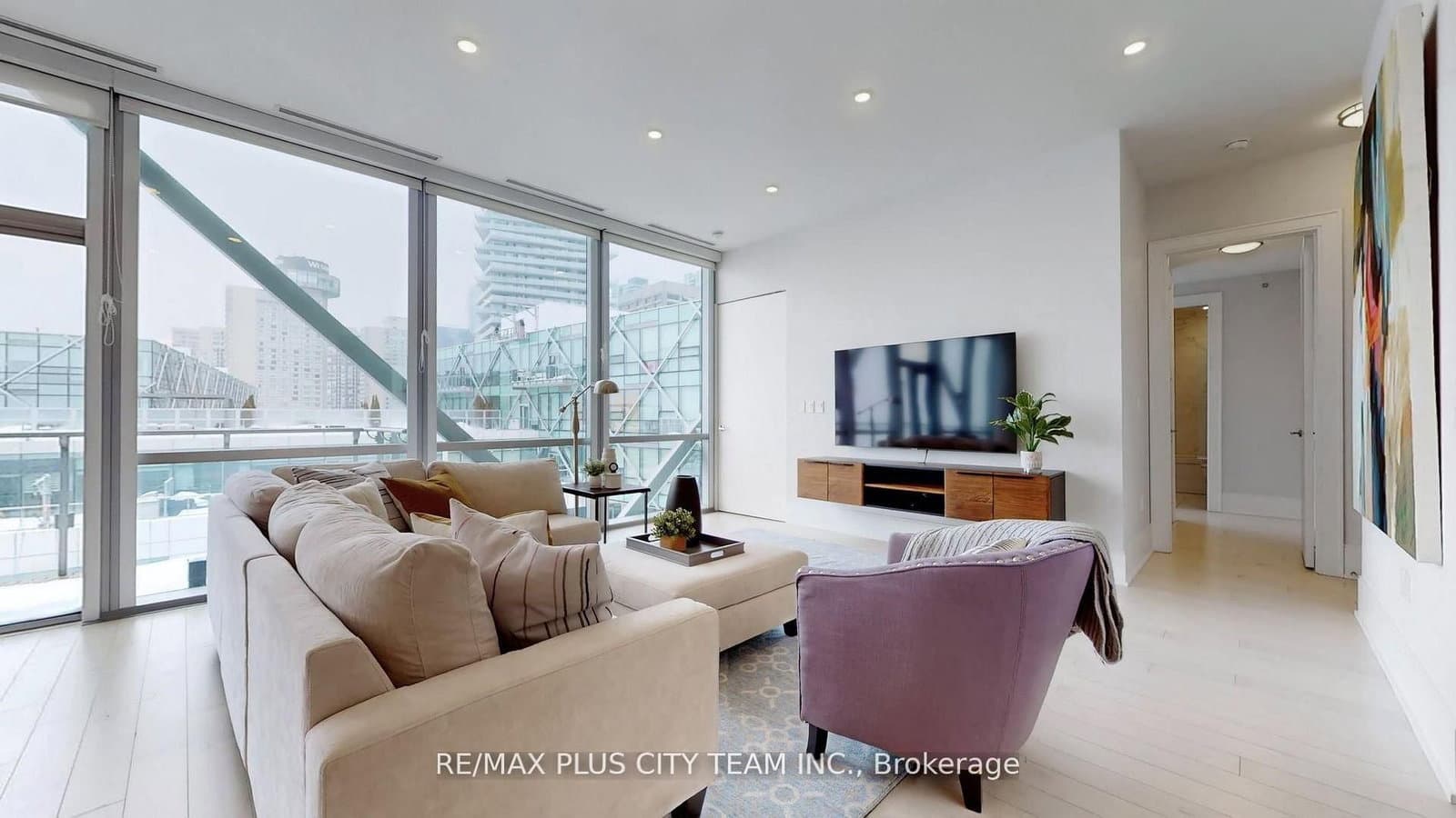 39 Queens Quay E, Unit 1305 thumbnail 5
