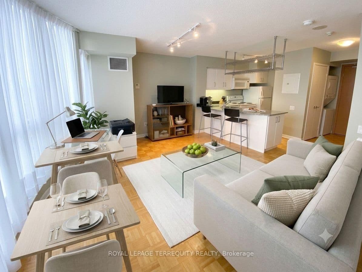 #1009 - 33 Sheppard Avenue E