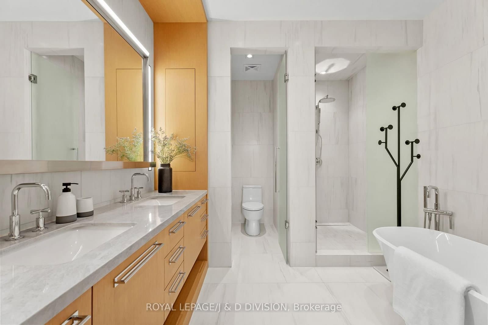 1 Strathgowan Avenue, Unit 710 thumbnail 16