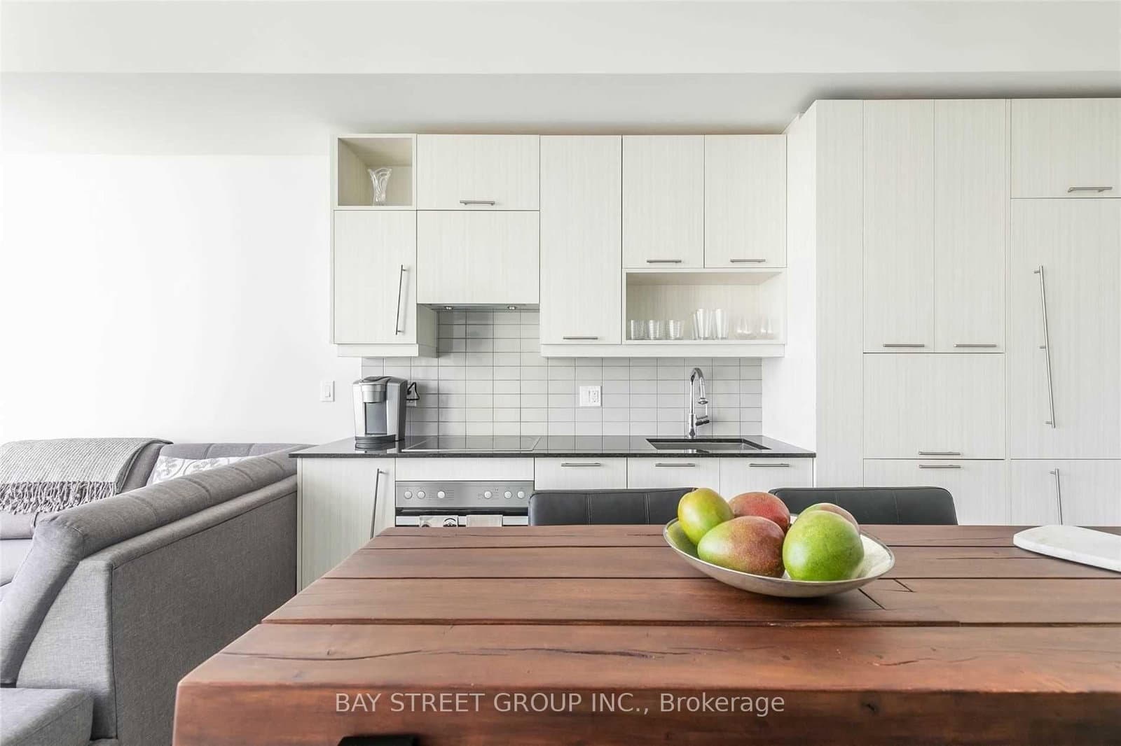 30 Nelson Street, Unit 1603 thumbnail 4