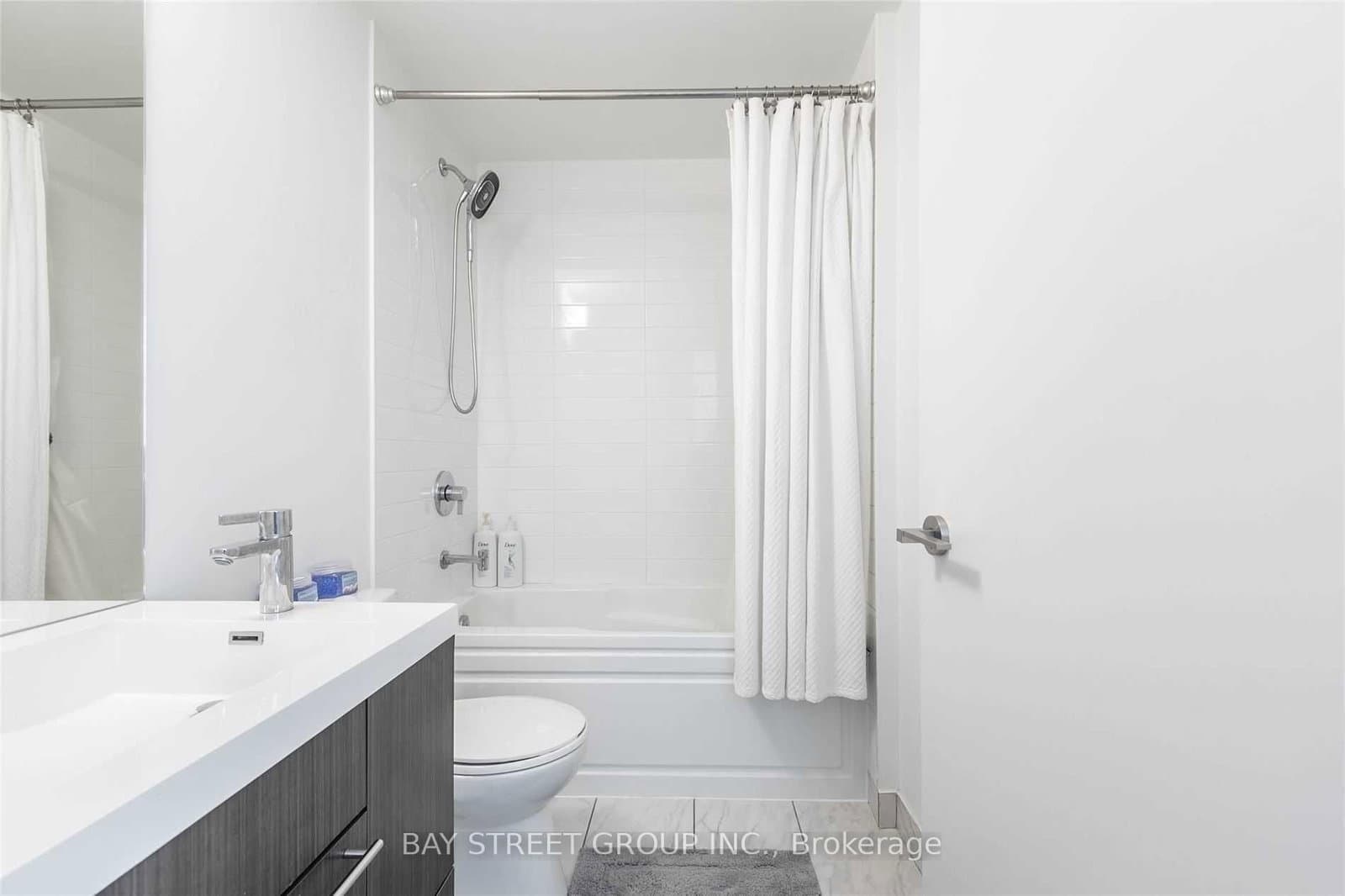 30 Nelson Street, Unit 1603 thumbnail 5