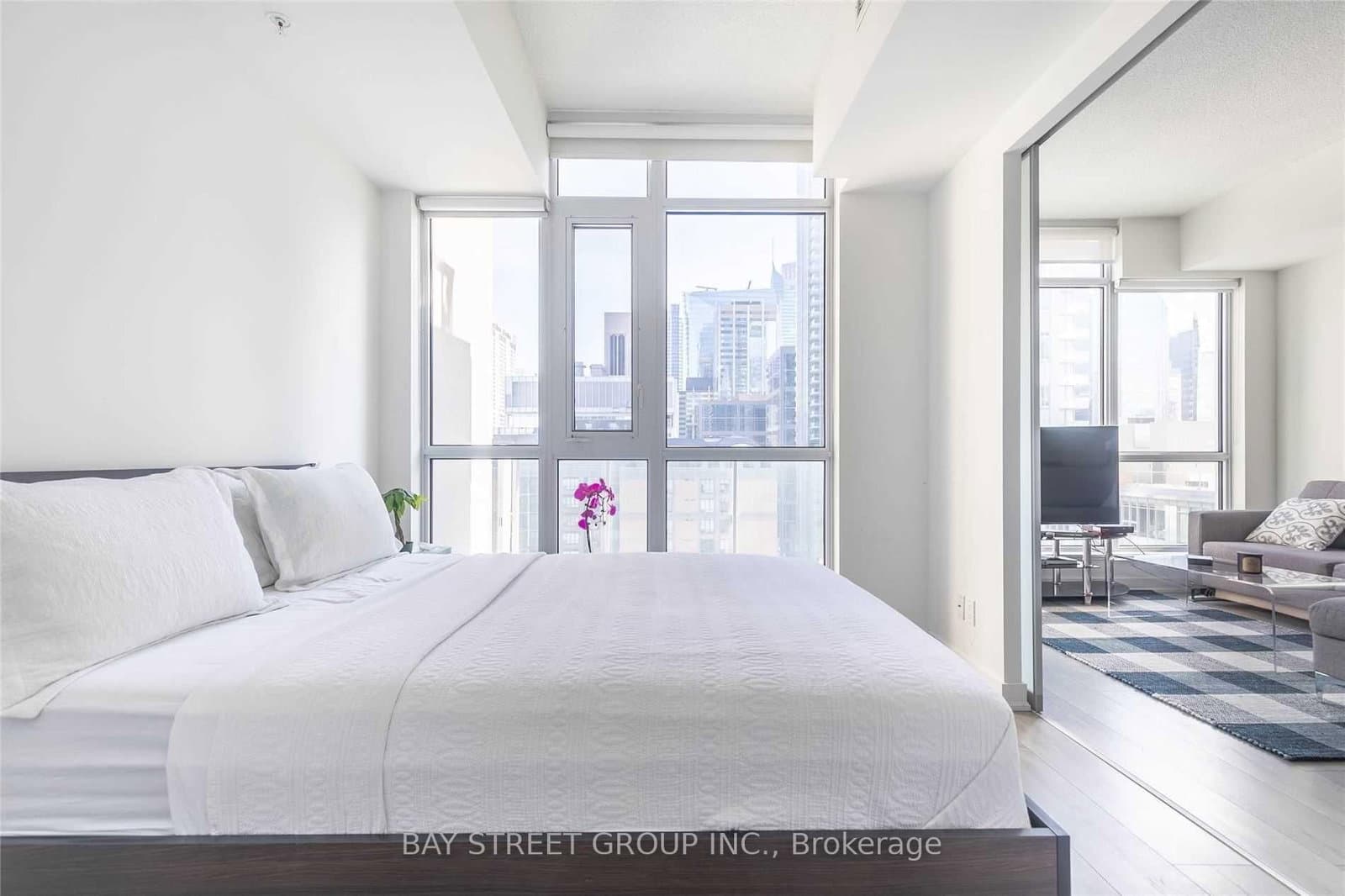 30 Nelson Street, Unit 1603 thumbnail 9