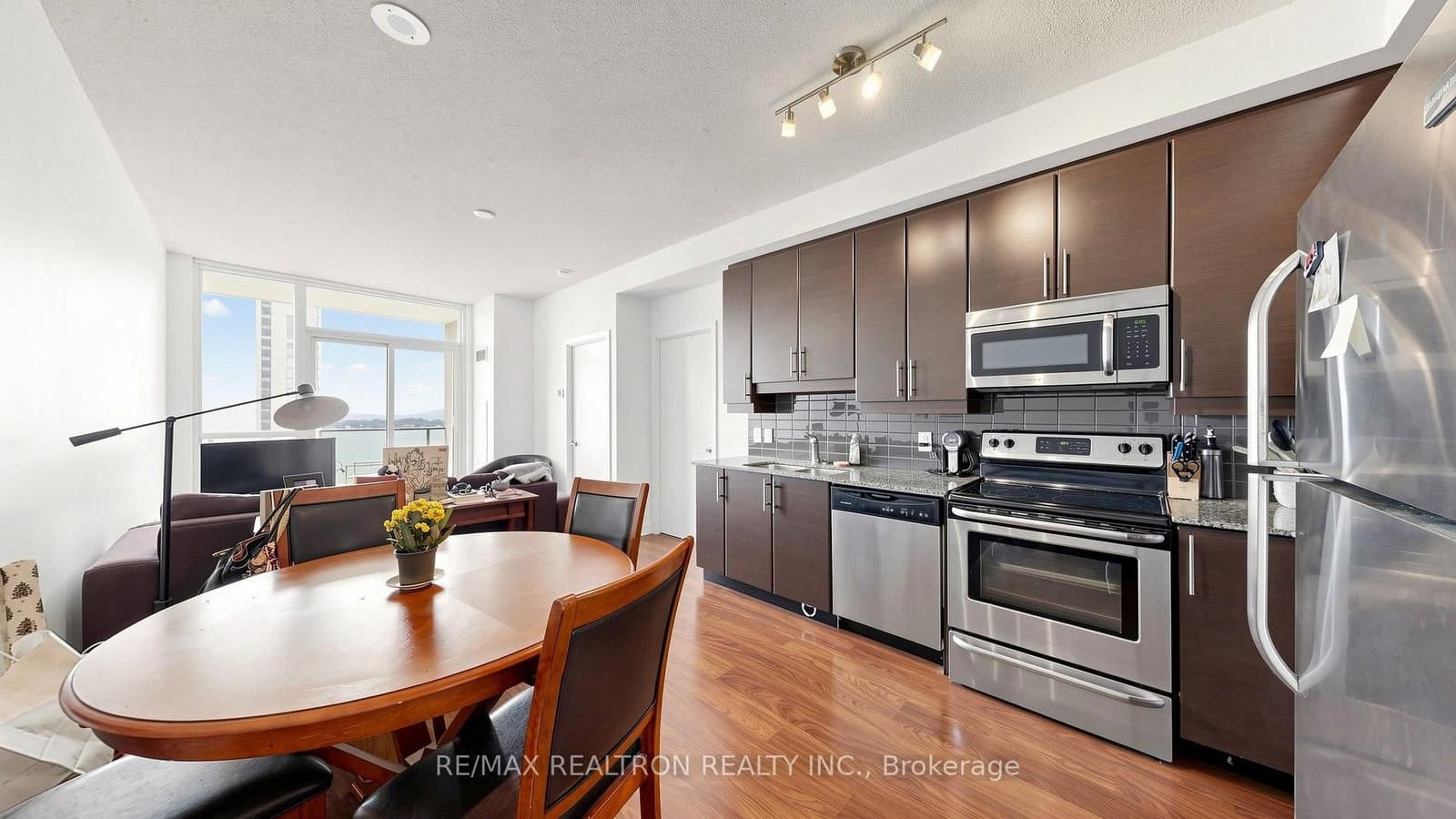 33 Bay Street, Unit 2211 thumbnail 12