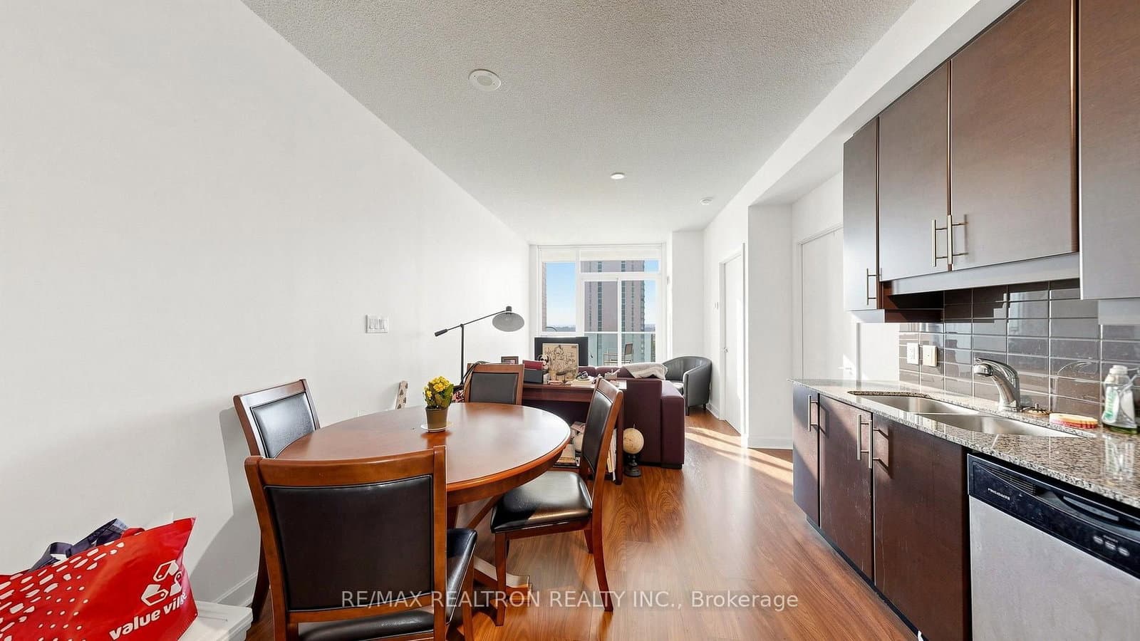 33 Bay Street, Unit 2211 thumbnail 16