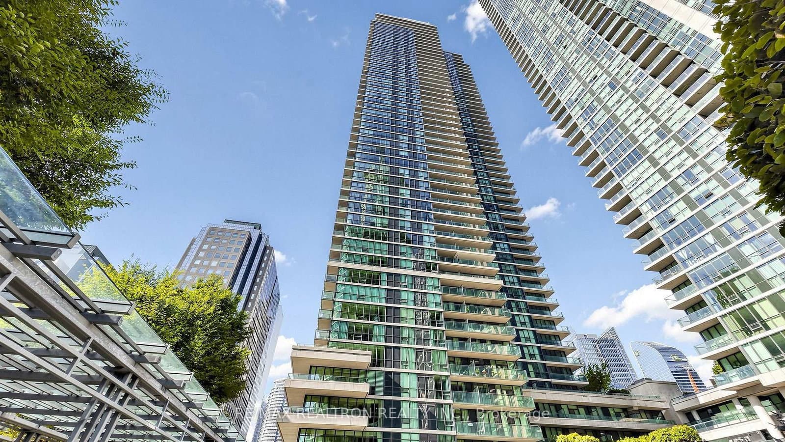 33 Bay Street, Unit 2211 thumbnail 2