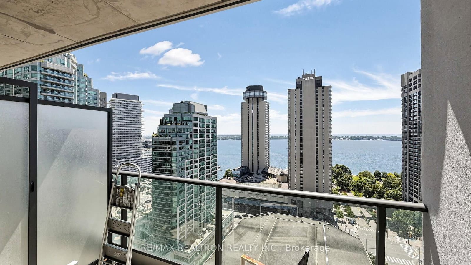 33 Bay Street, Unit 2211 thumbnail 24