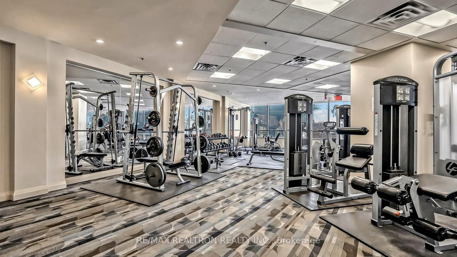 33 Bay Street, Unit 2211 thumbnail 32