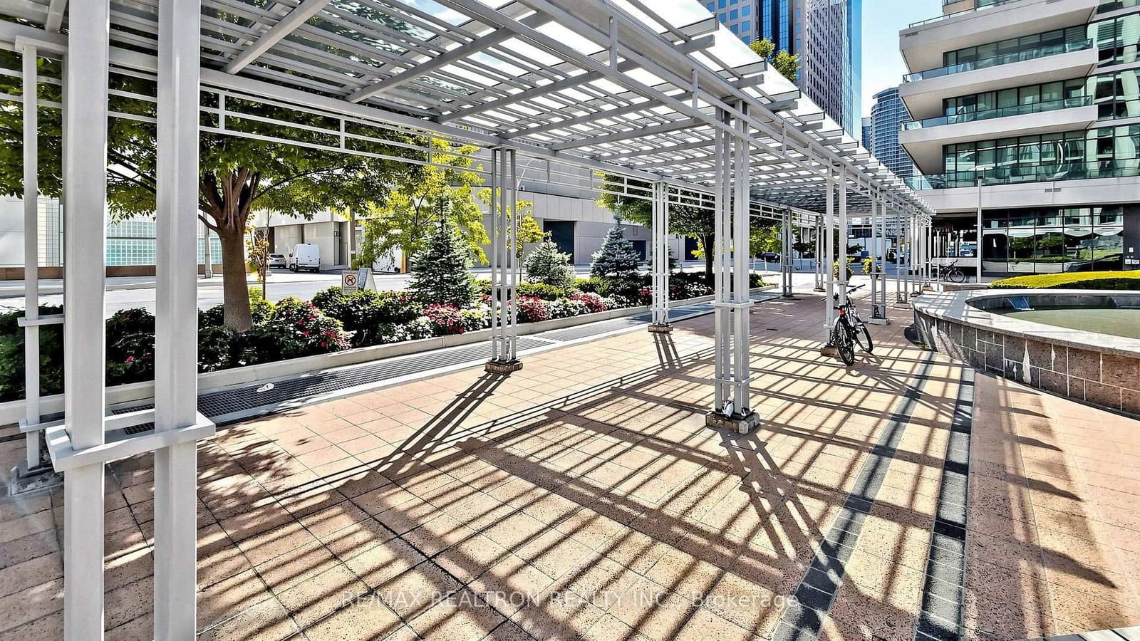 33 Bay Street, Unit 2211 thumbnail 42