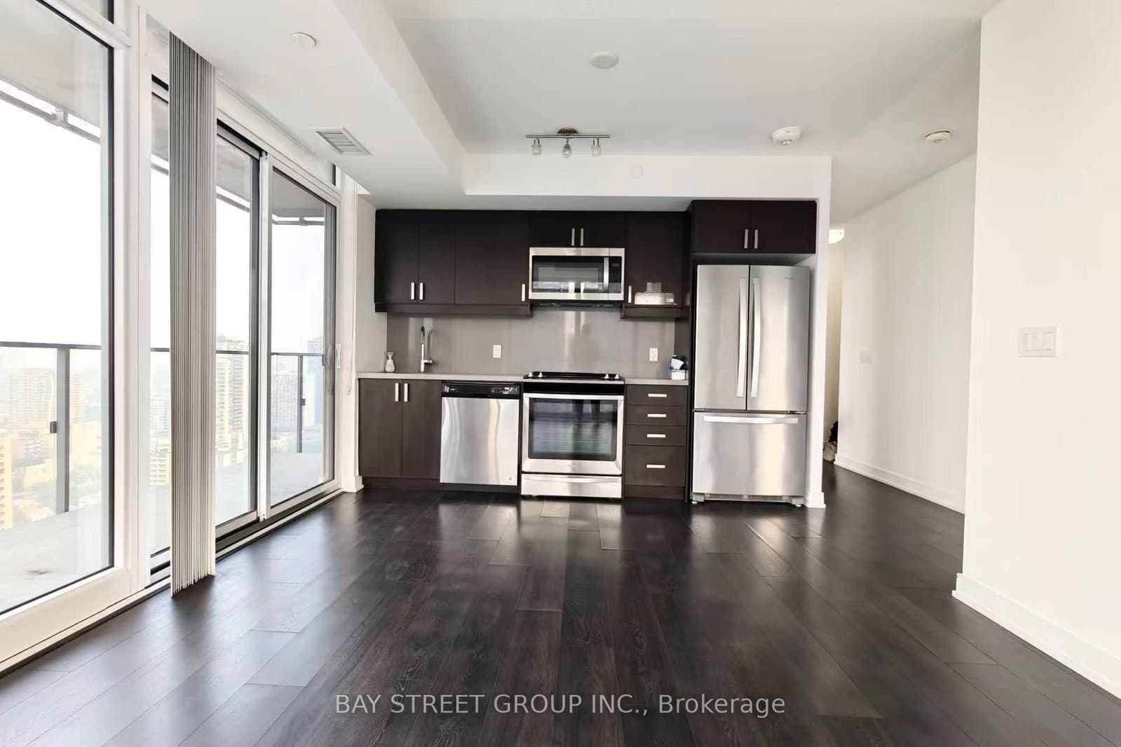 50 E Wellesley Street E, Unit 3004 thumbnail 4