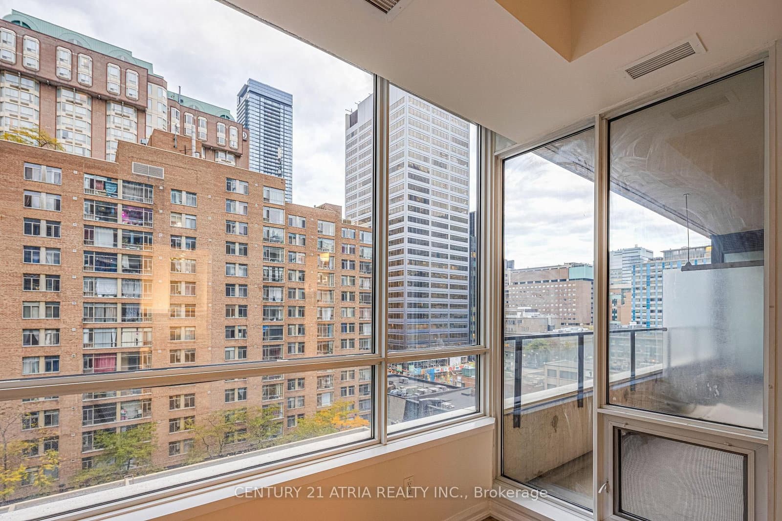 111 Elizabeth Street, Unit 1117 thumbnail 10
