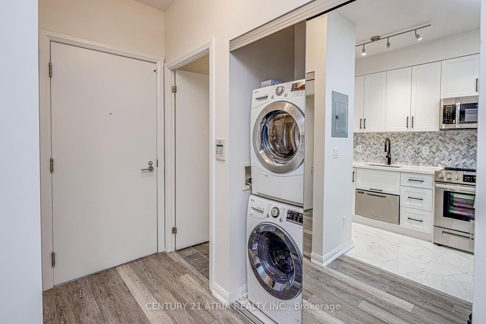 111 Elizabeth Street, Unit 1117 thumbnail 13