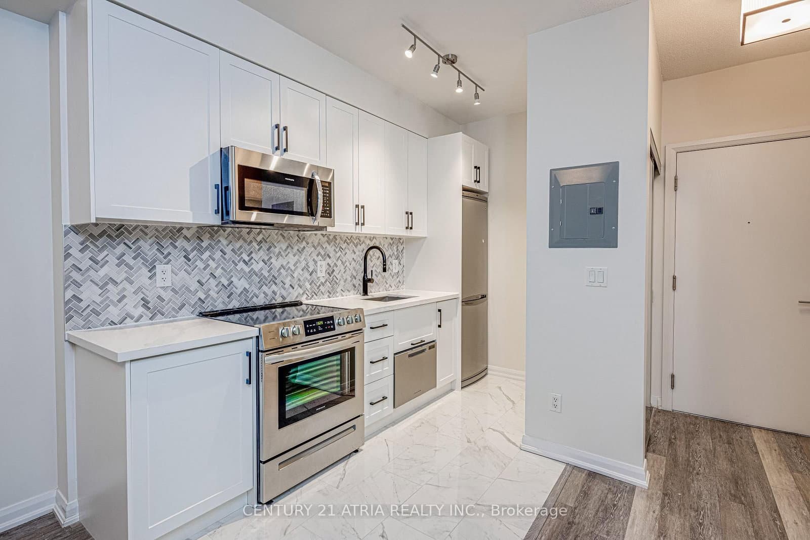 111 Elizabeth Street, Unit 1117 thumbnail 2