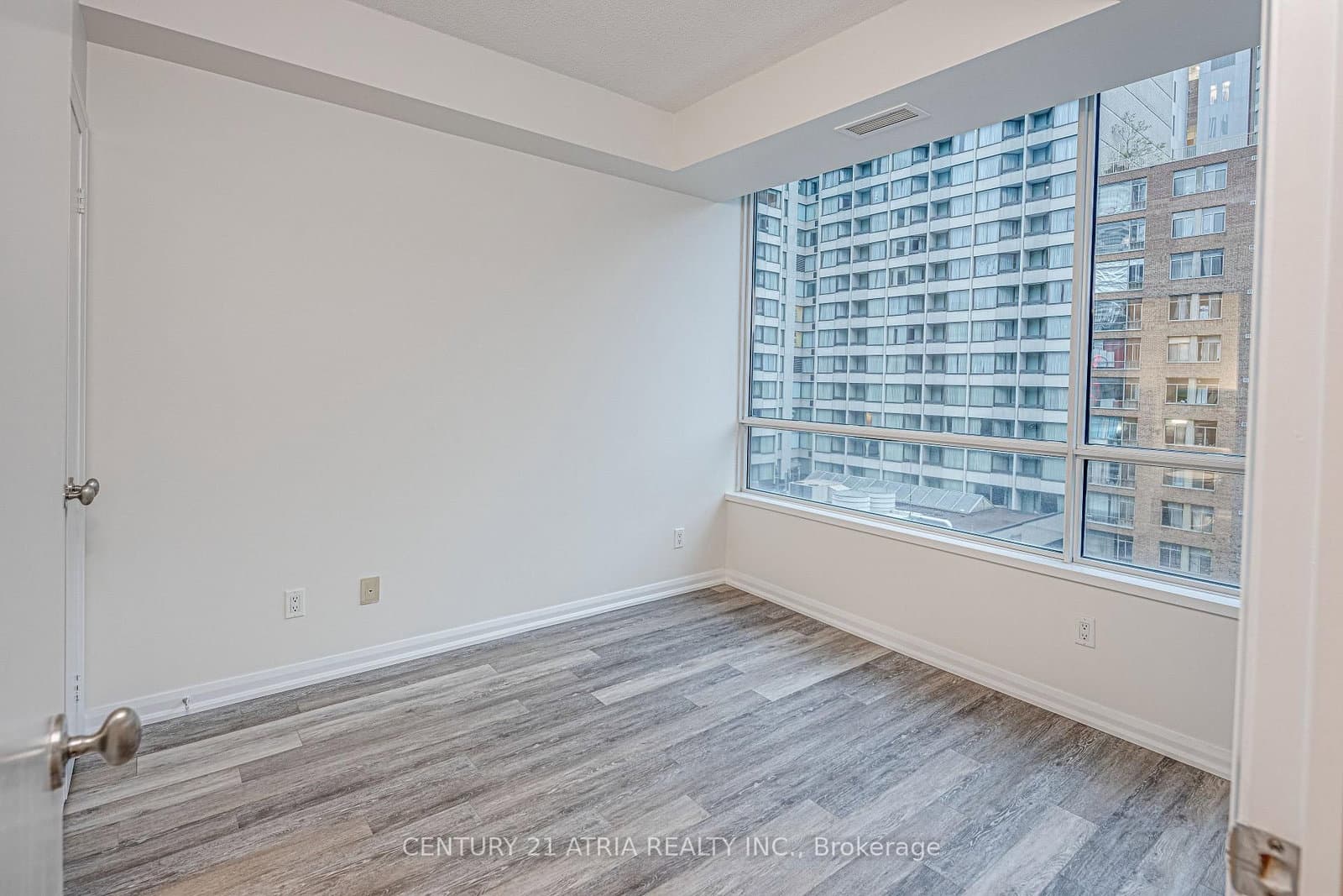 111 Elizabeth Street, Unit 1117 thumbnail 6