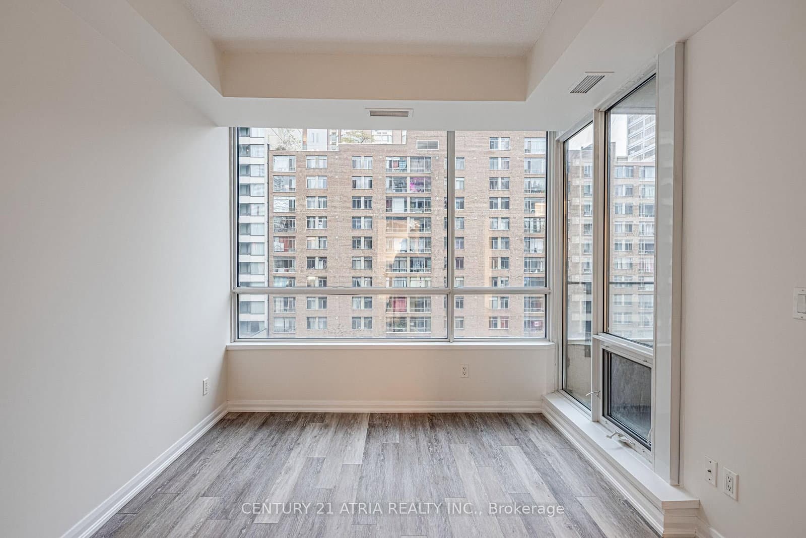 111 Elizabeth Street, Unit 1117 thumbnail 7