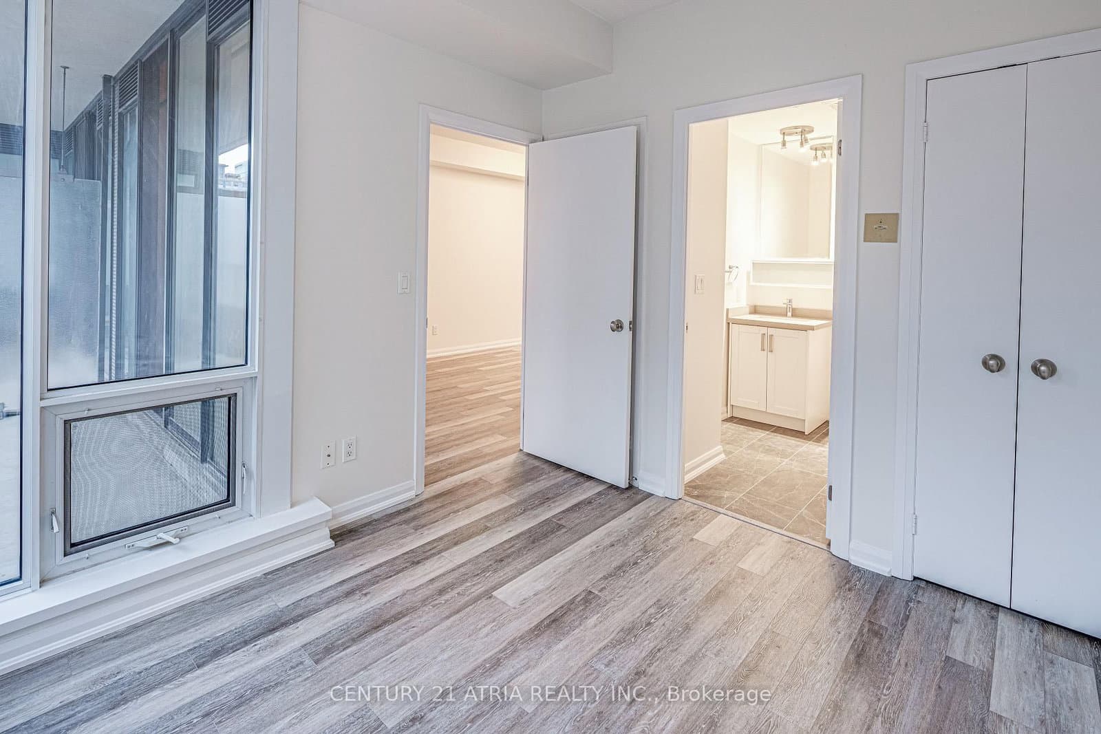 111 Elizabeth Street, Unit 1117 thumbnail 8