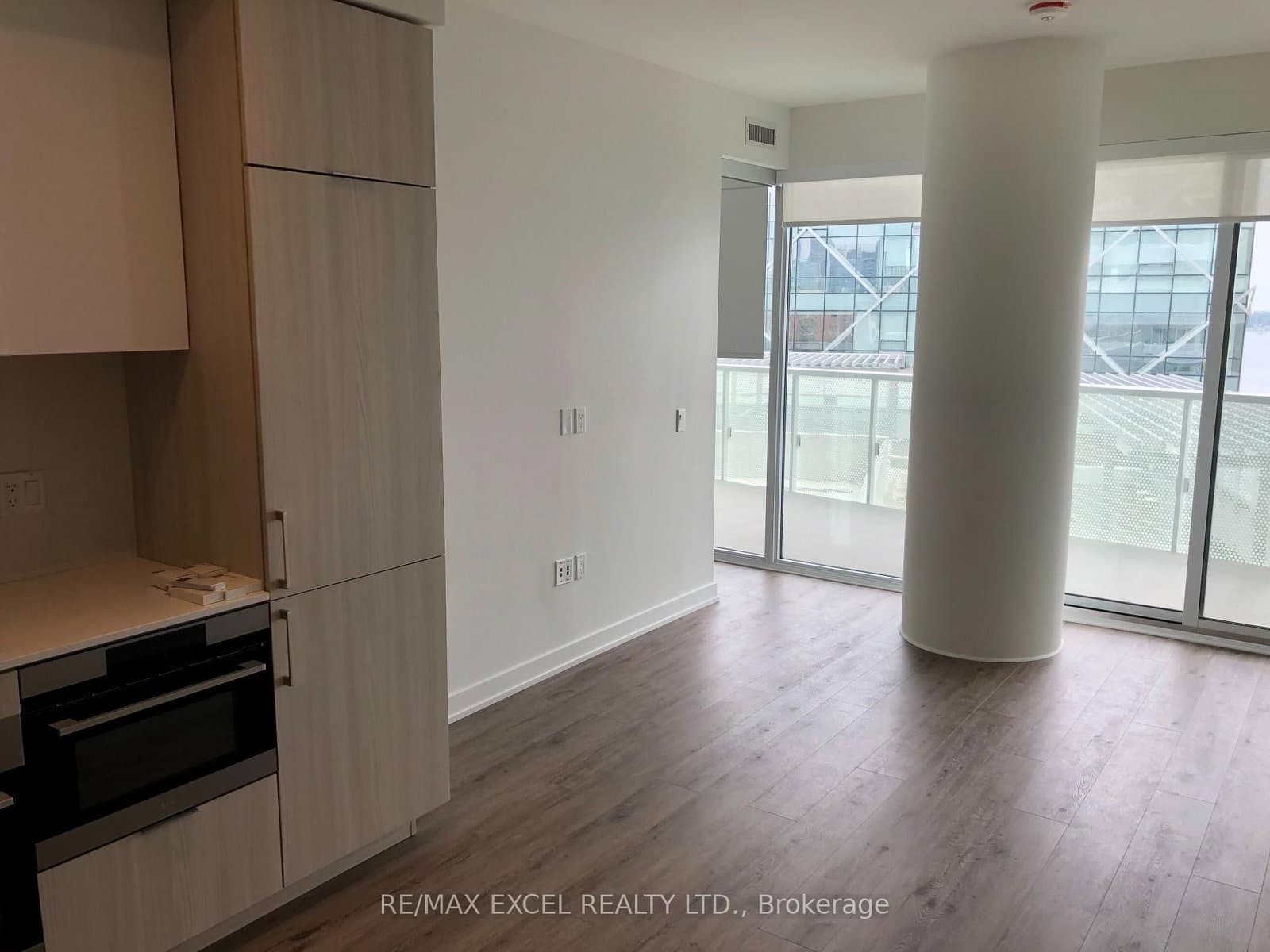 15 Queens Quay E, Unit 1303 thumbnail 2