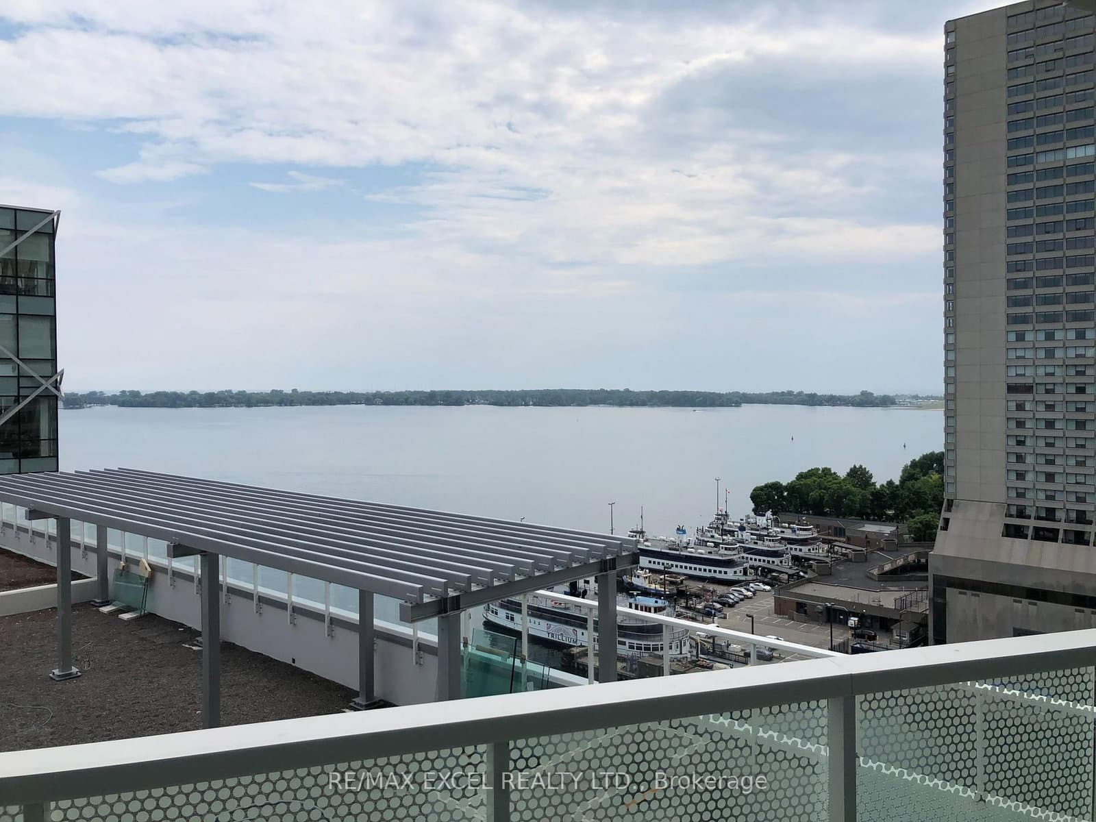 15 Queens Quay E, Unit 1303 thumbnail 3