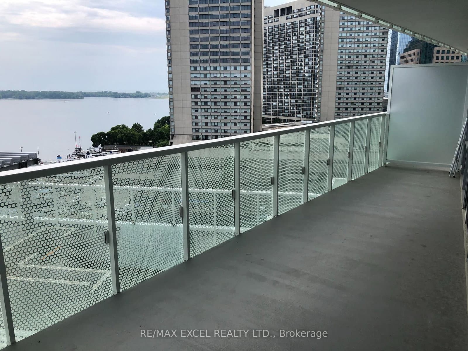 15 Queens Quay E, Unit 1303 thumbnail 6
