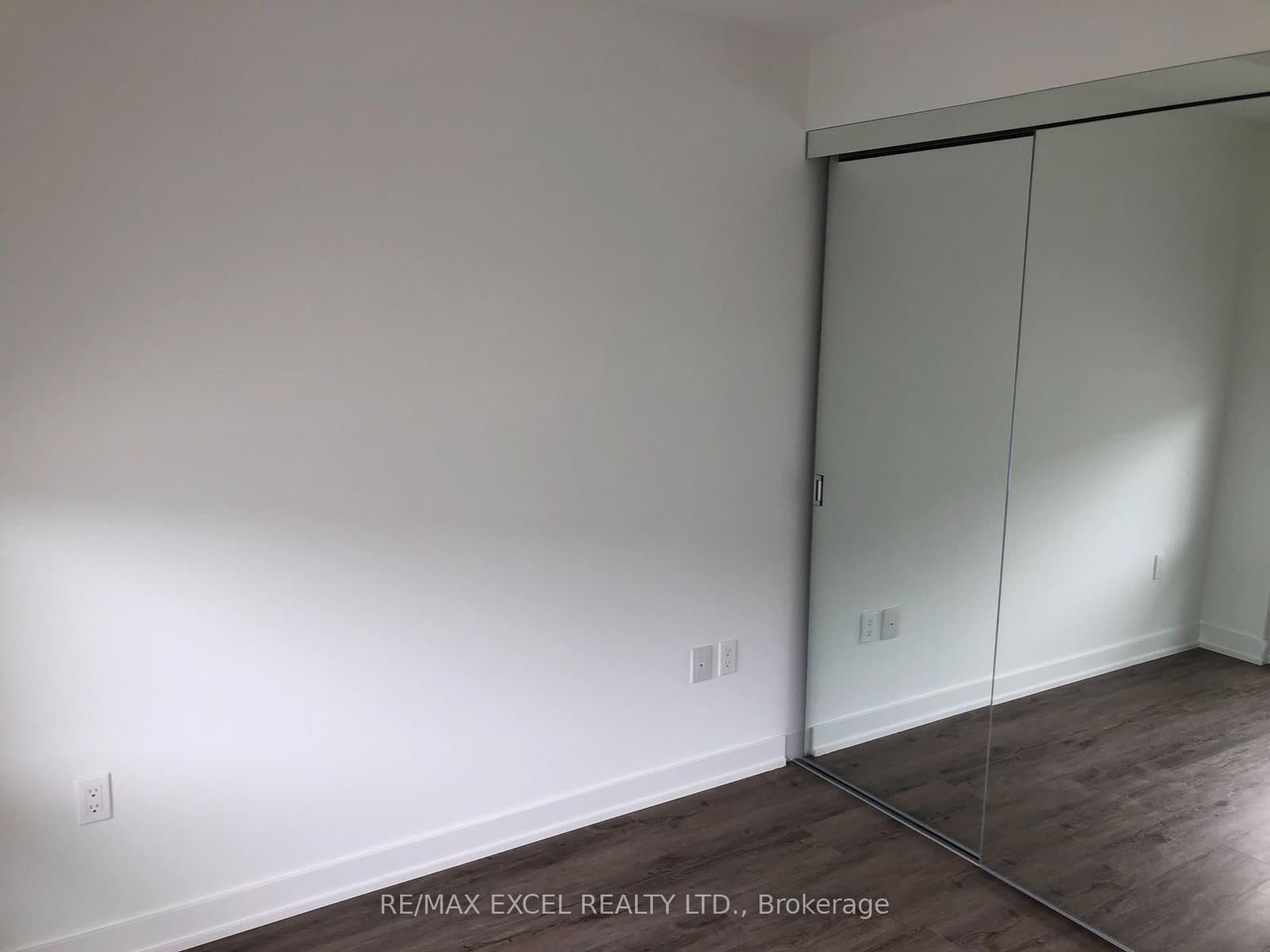 15 Queens Quay E, Unit 1303 thumbnail 8