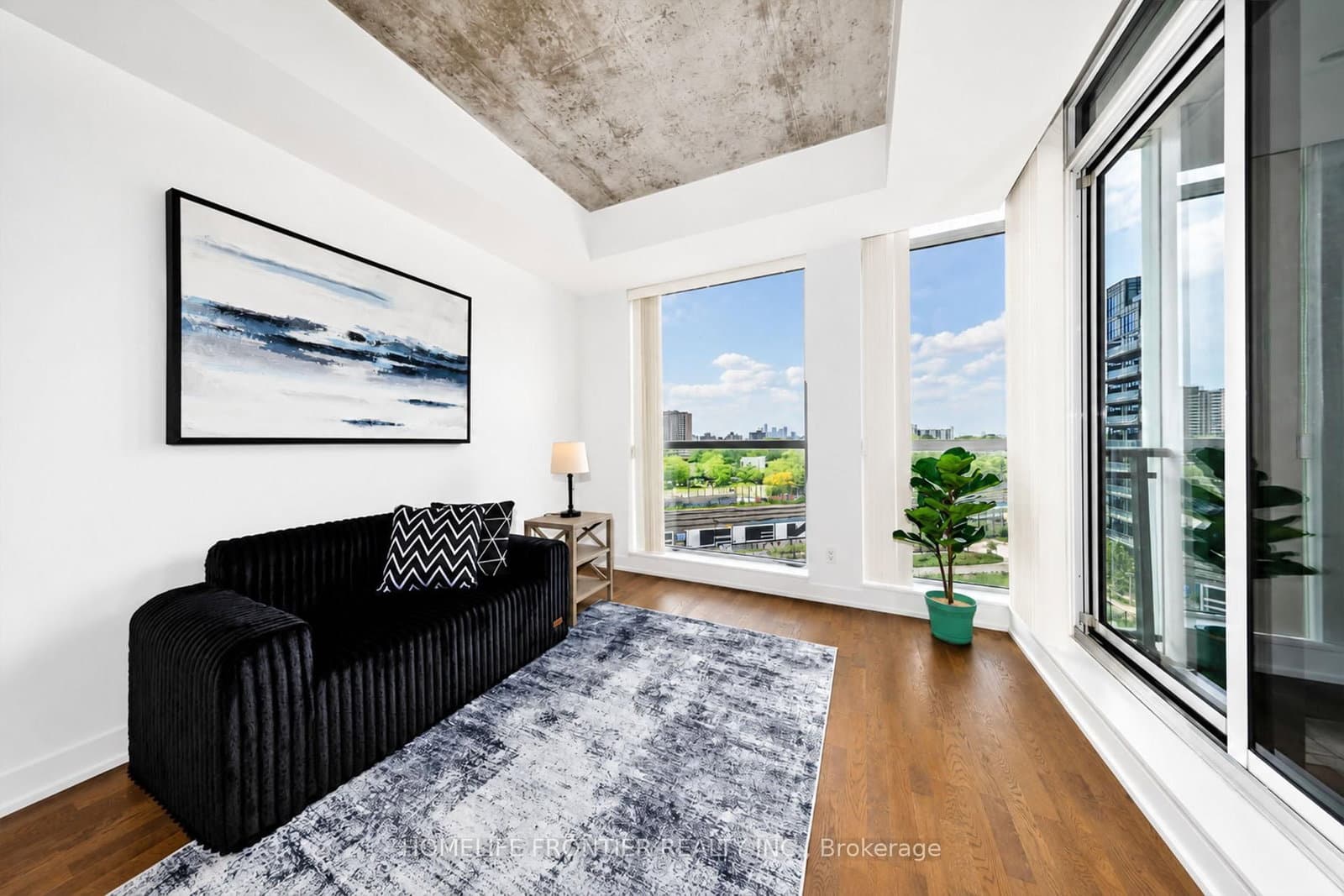 20 Minowan Miikan Lane, Unit 717 thumbnail 2