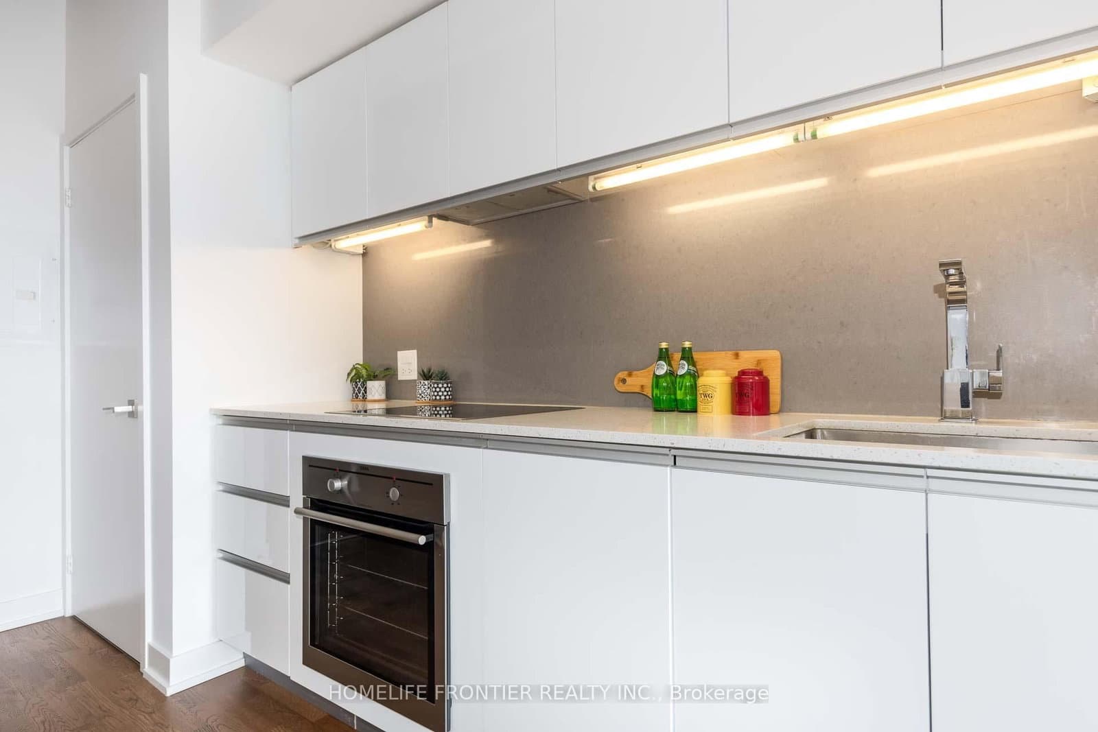 20 Minowan Miikan Lane, Unit 717 thumbnail 5