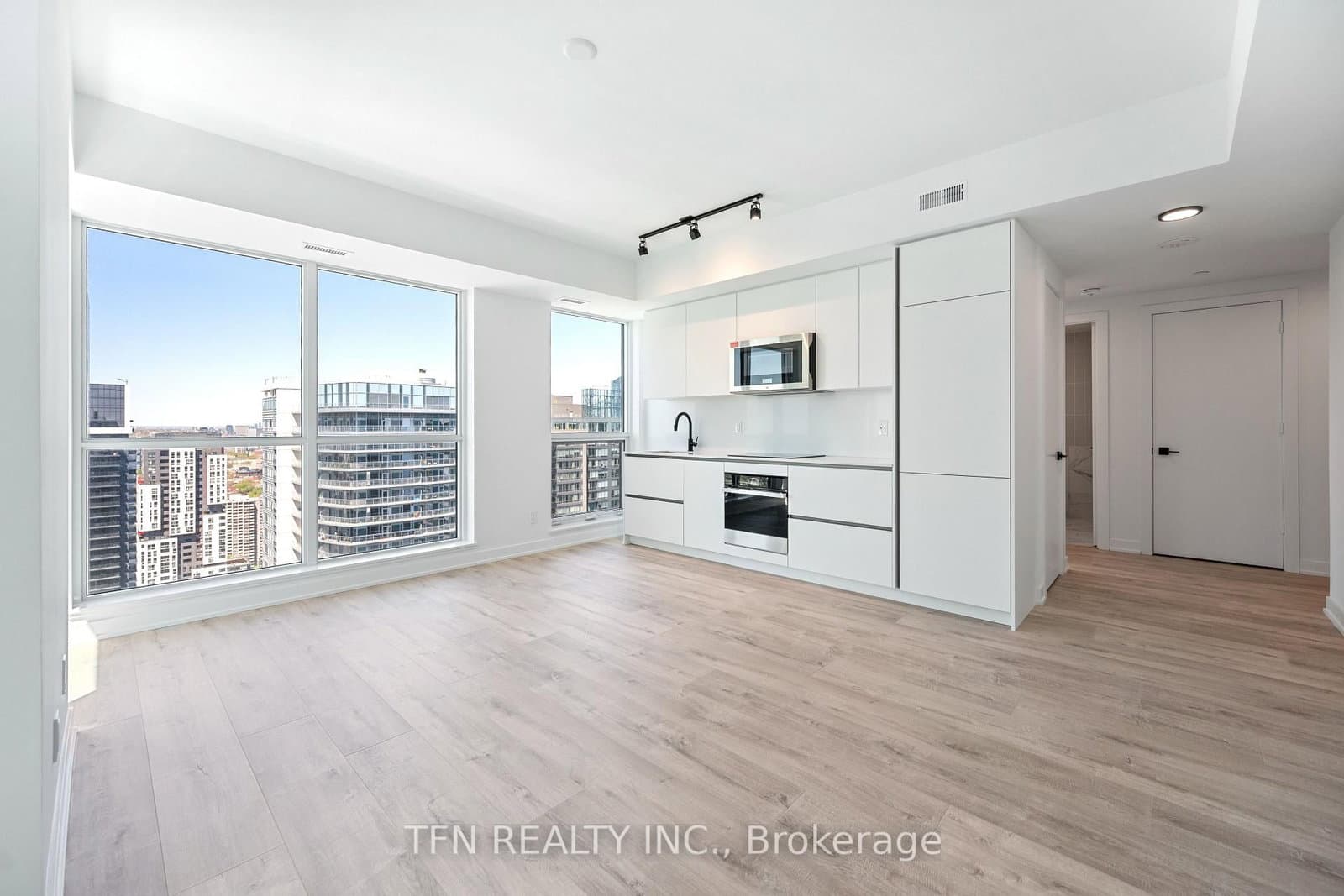 327 King Street W, Unit 4505