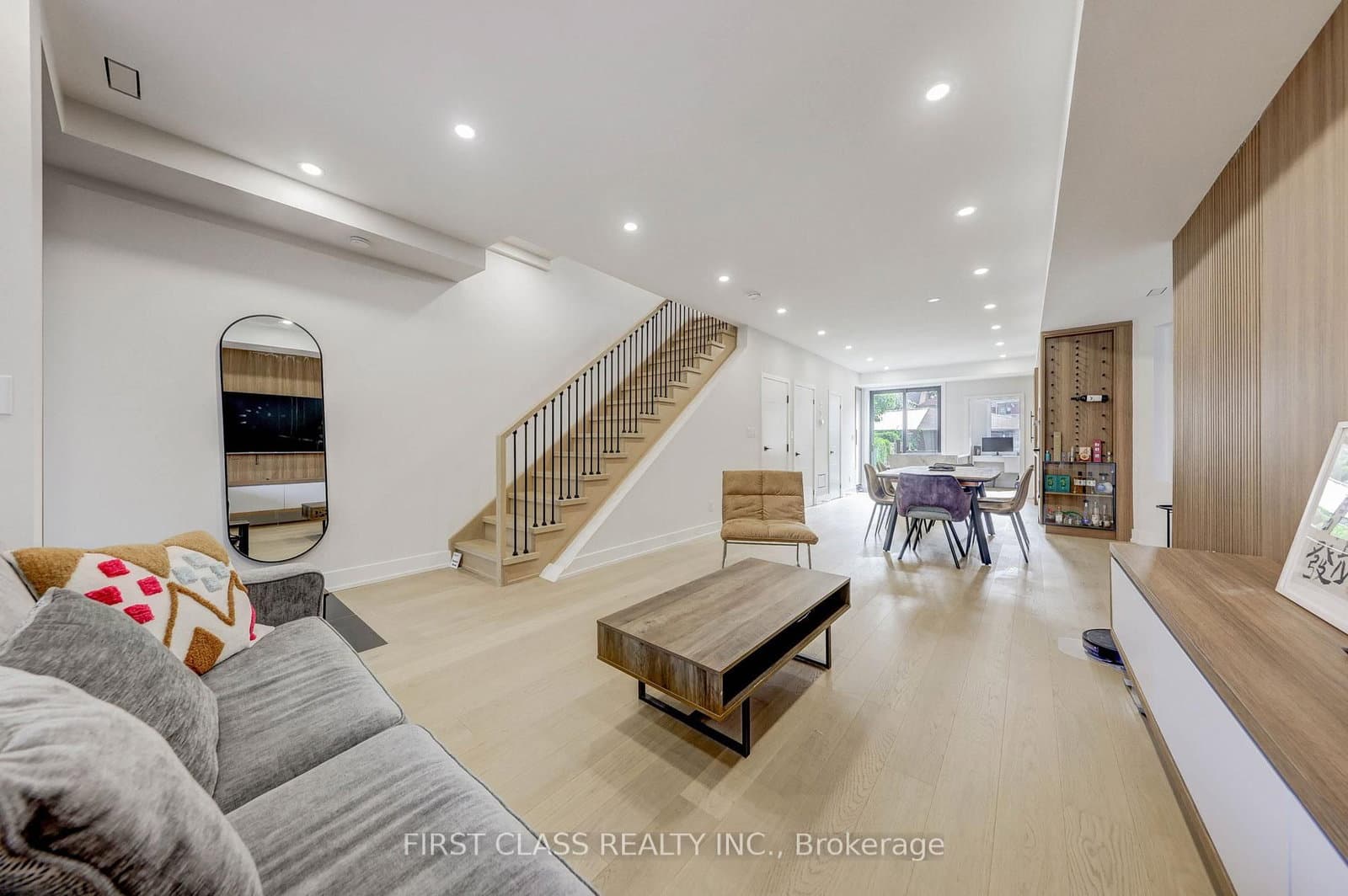 431 Roxton Road thumbnail 11