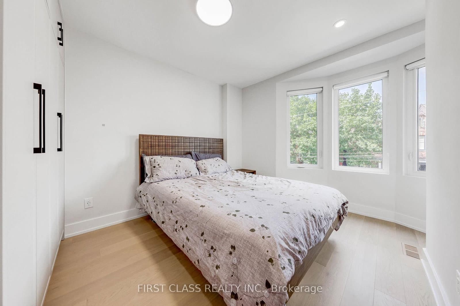 431 Roxton Road thumbnail 17