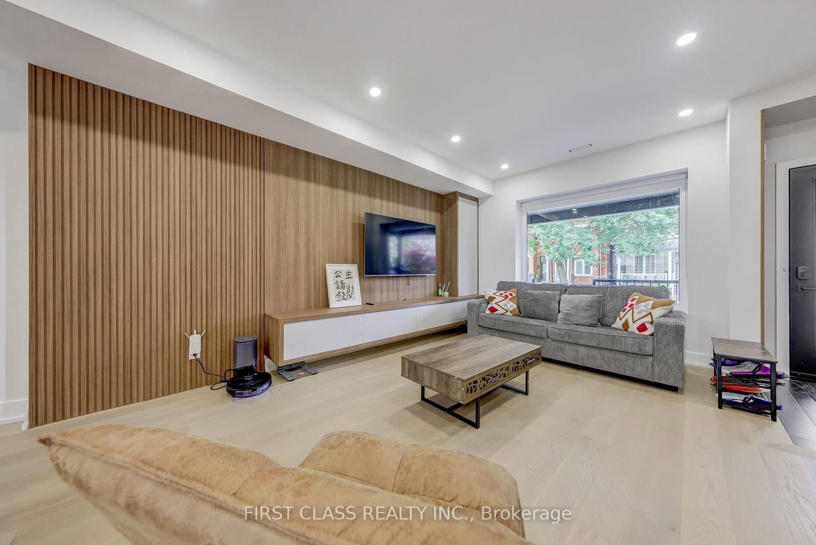 431 Roxton Road thumbnail 2