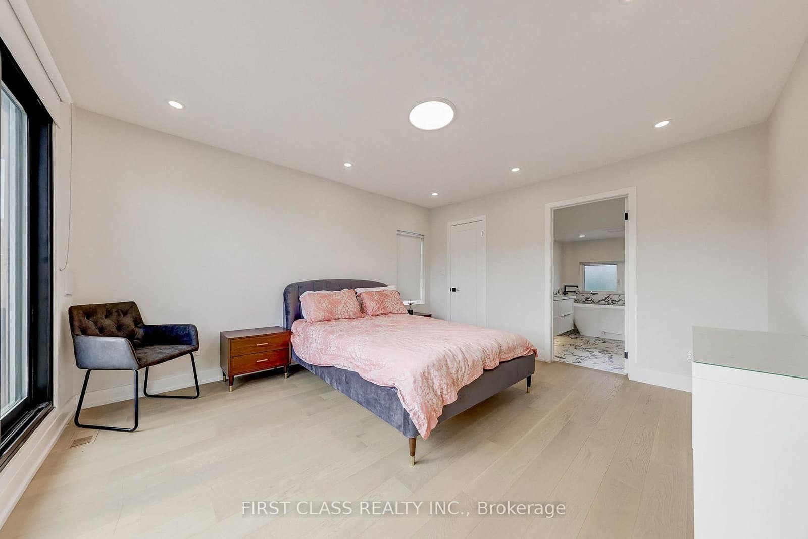 431 Roxton Road thumbnail 21