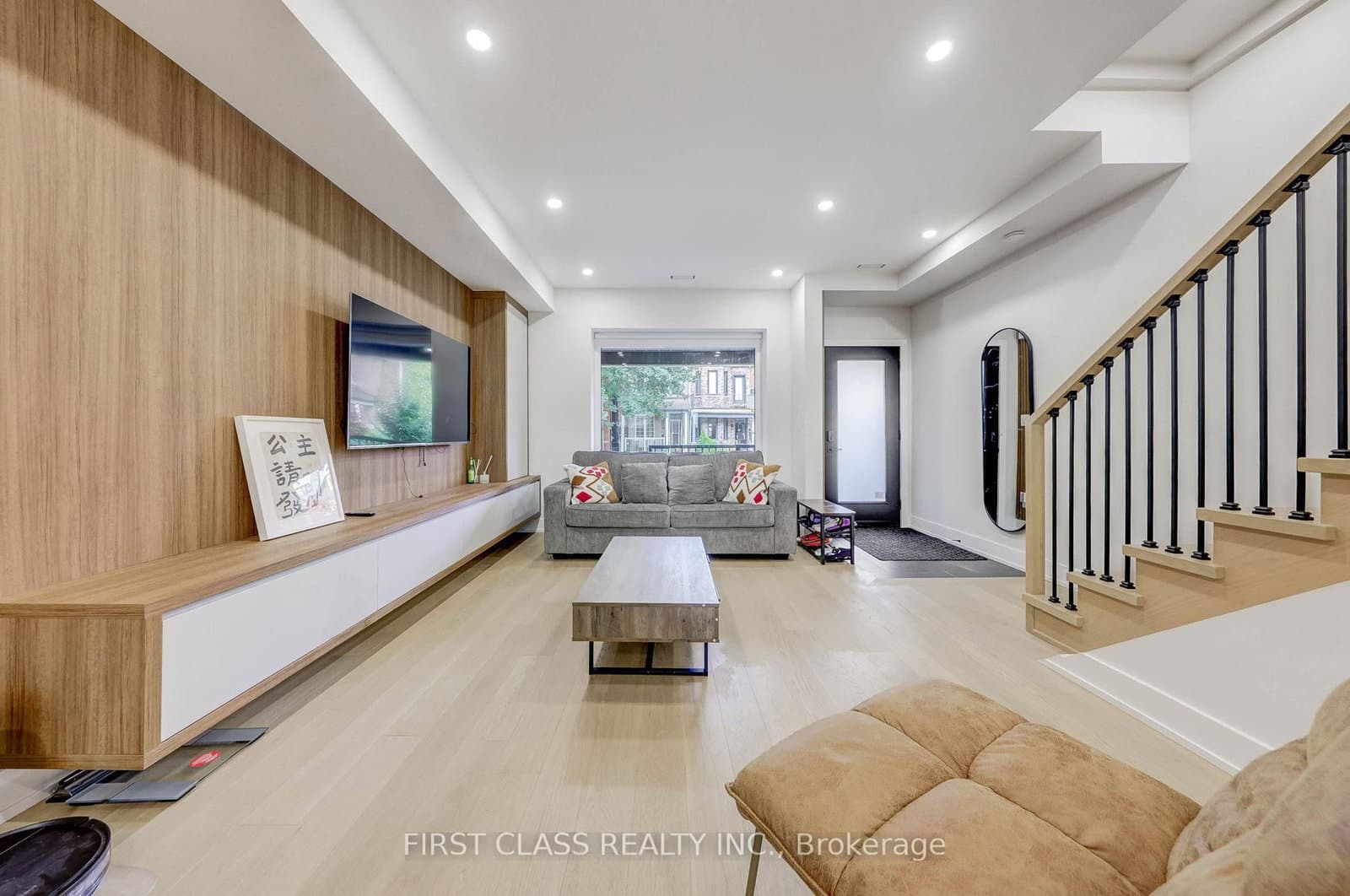 431 Roxton Road thumbnail 3
