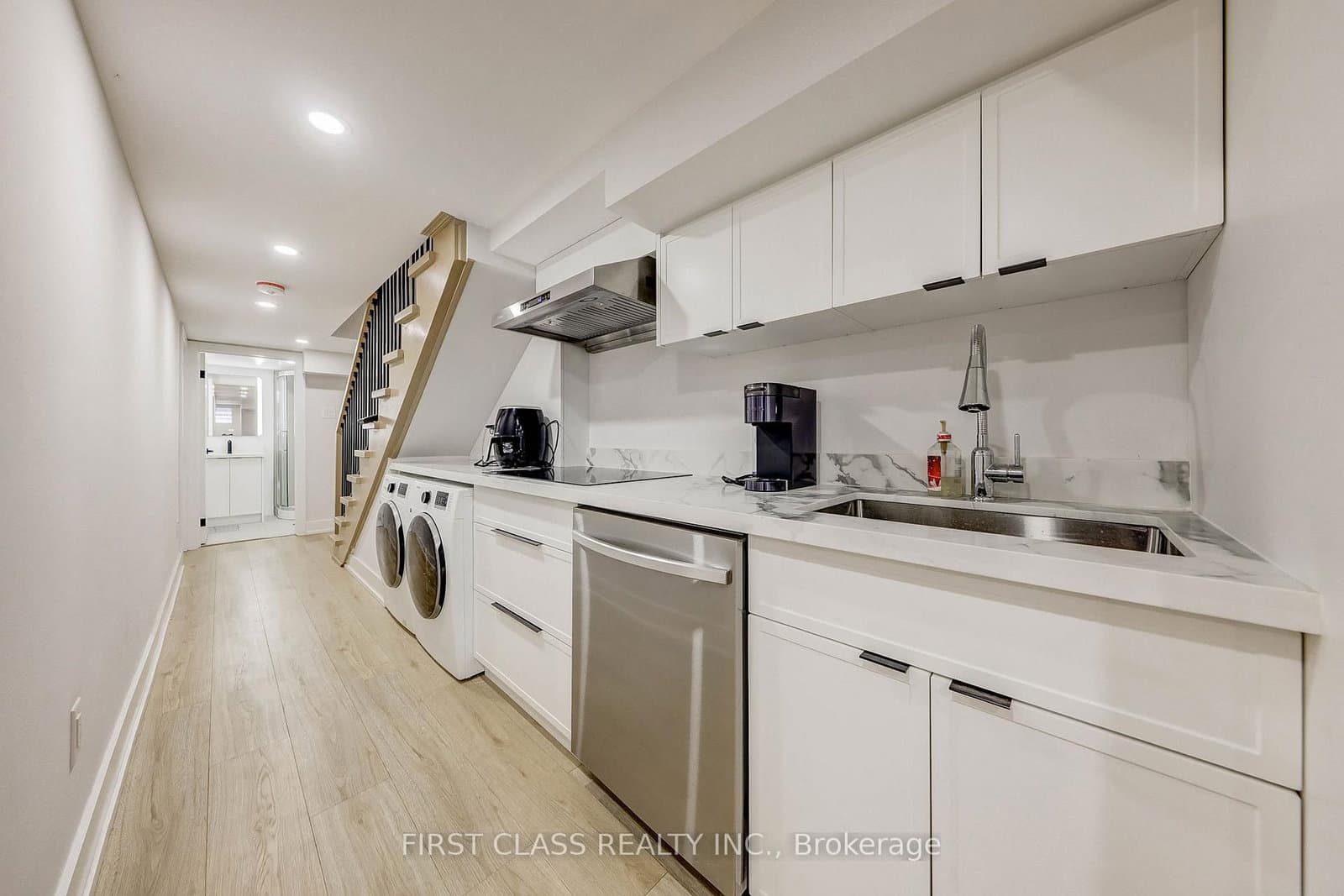 431 Roxton Road thumbnail 31
