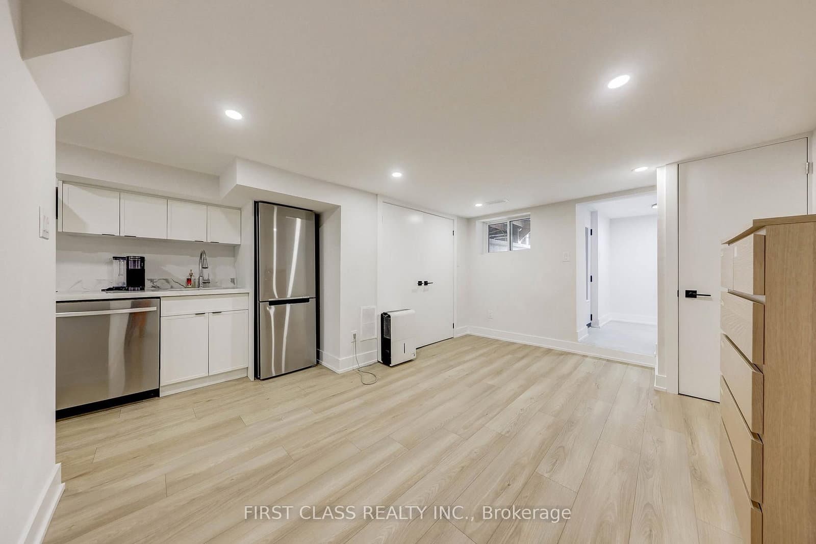 431 Roxton Road thumbnail 33