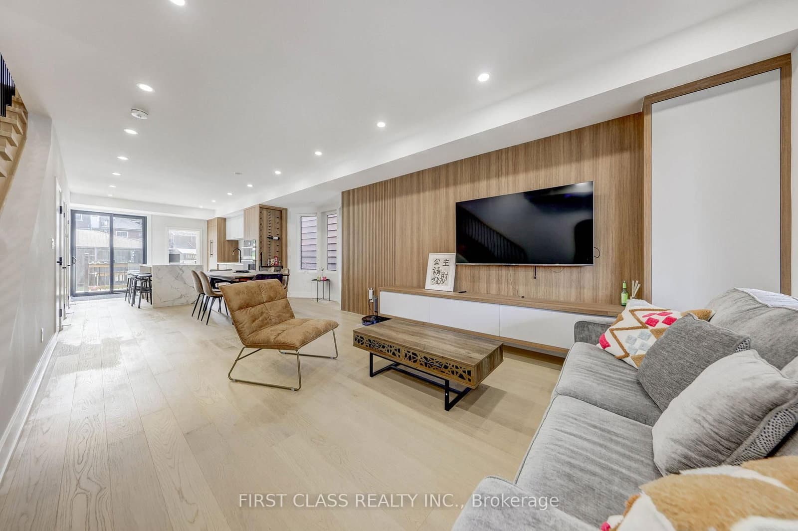 431 Roxton Road thumbnail 4