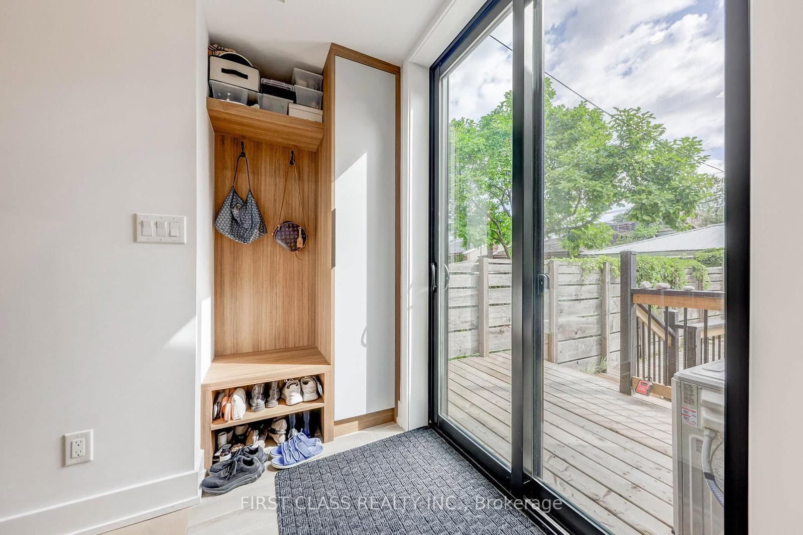 431 Roxton Road thumbnail 9