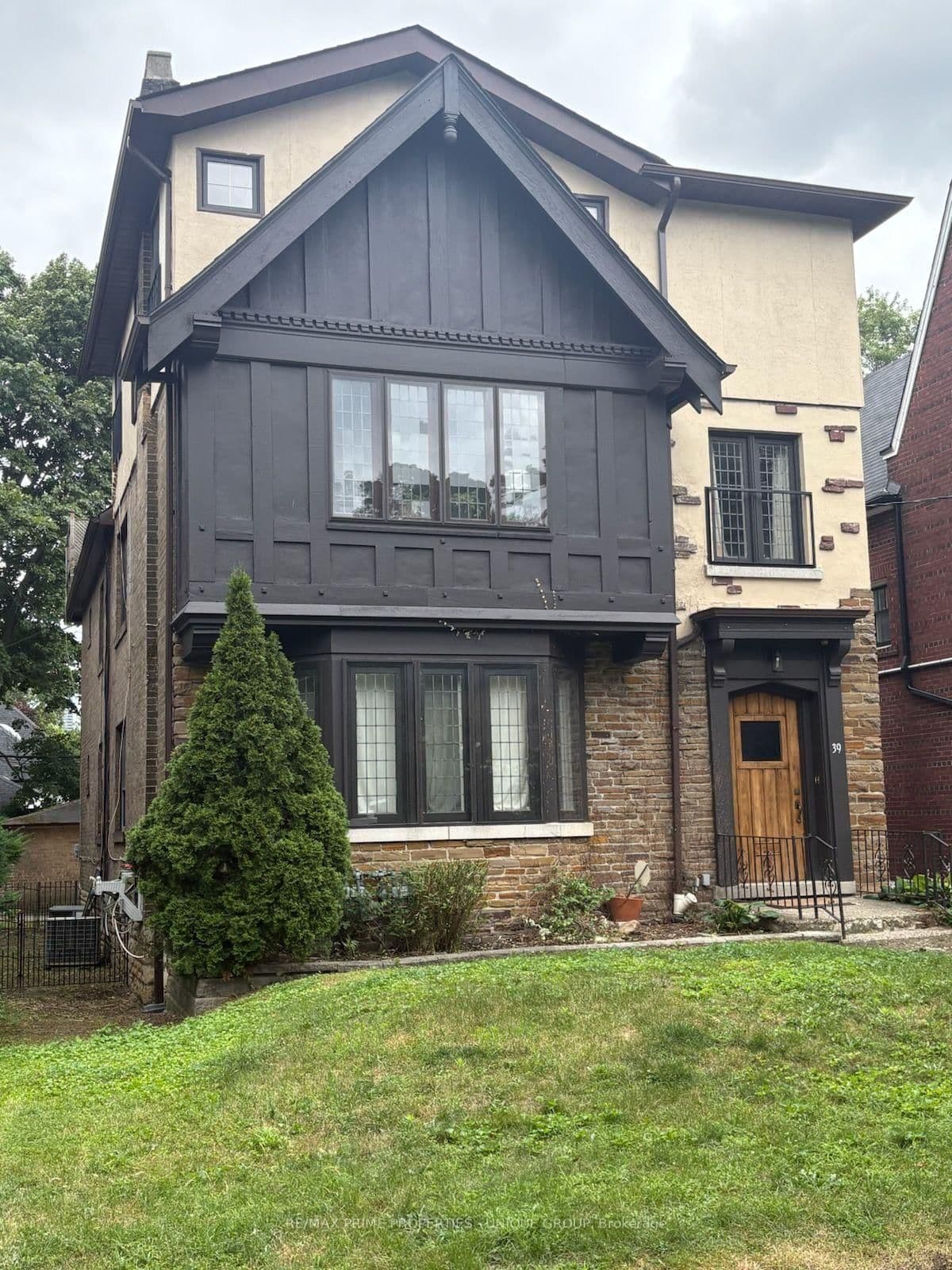 39 Whitehall Road, Unit Upper - Image 1